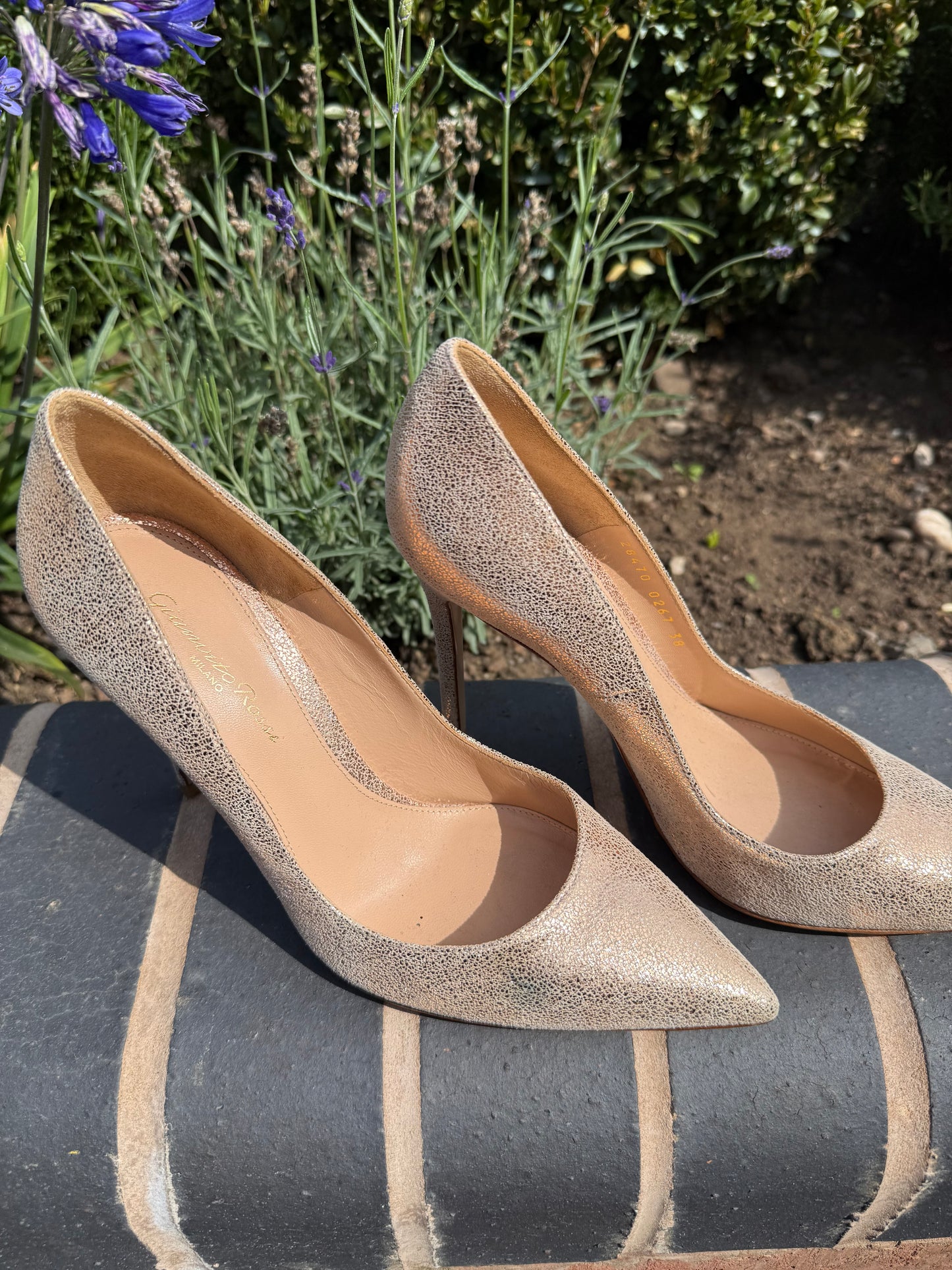 Gianvito Rossi Gold Glitter Pointed Toe Heels – UK 5 (EU 38)