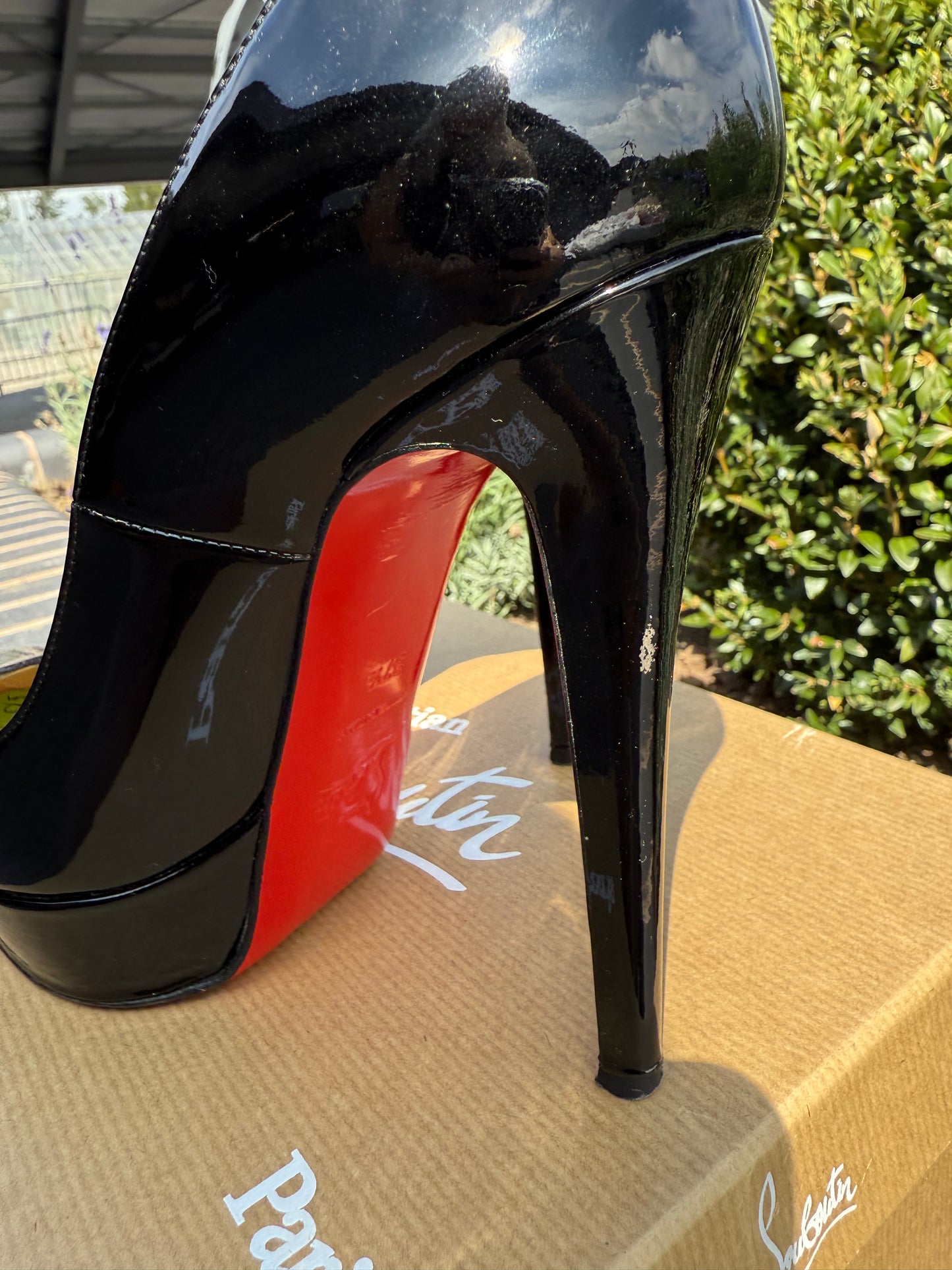 Christian Louboutin Black Patent Platform Pumps – UK 4.5 (EU 37.5)