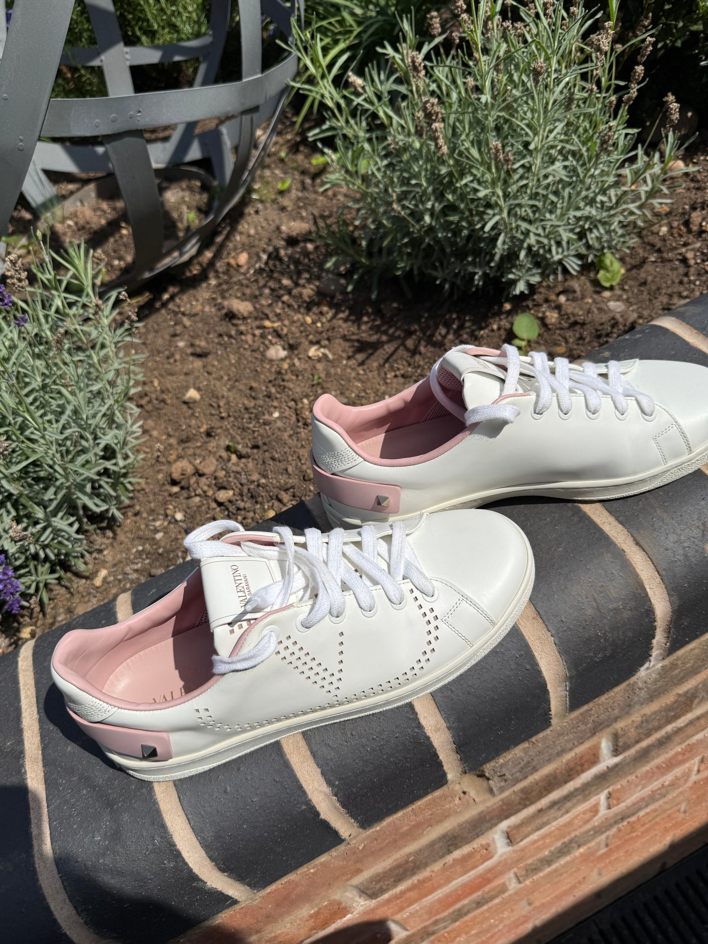 Valentino Garavani Rockstud White & Pink Sneakers – UK 5.5 (EU 38.5)