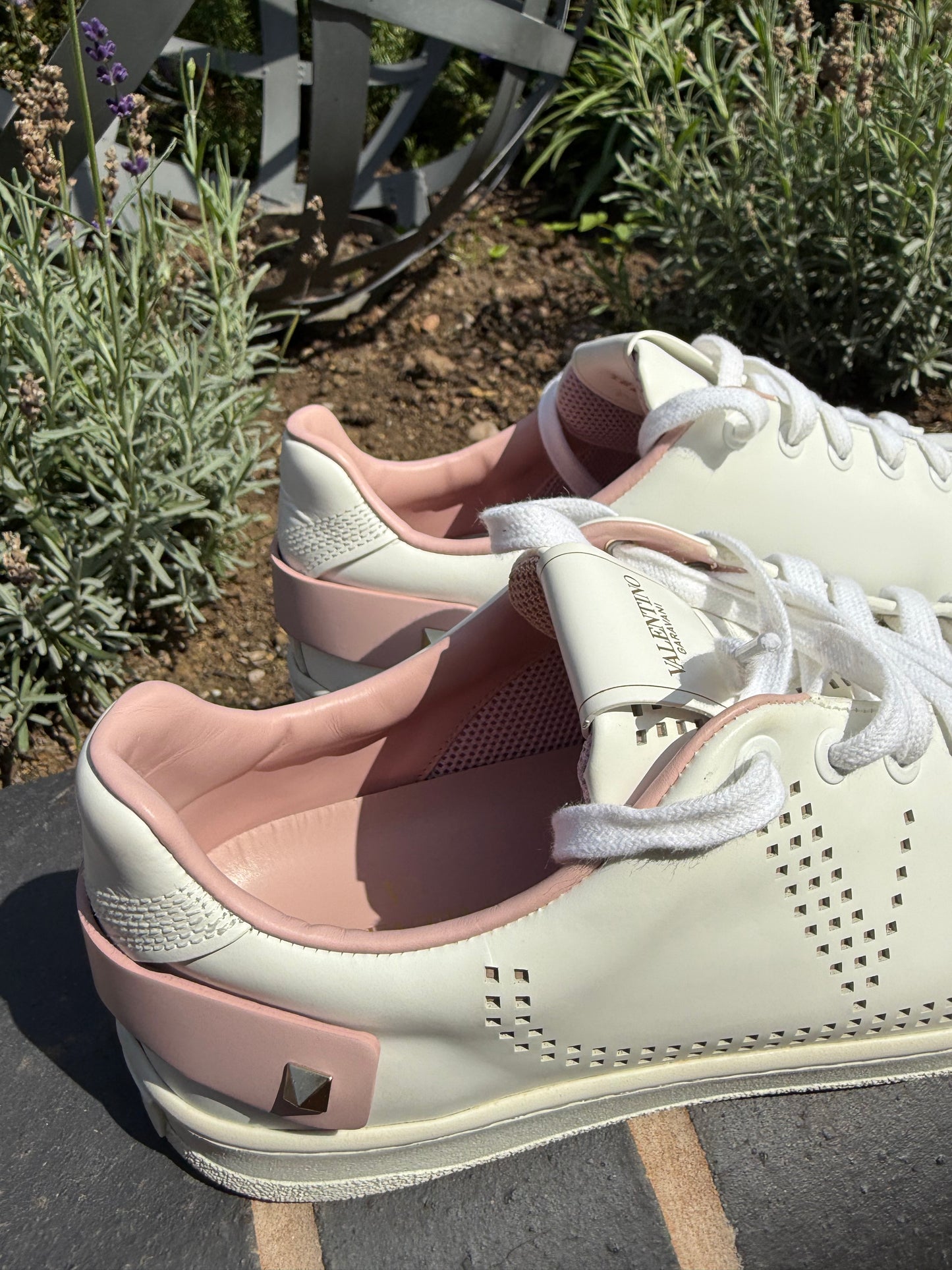 Valentino Garavani Rockstud White & Pink Sneakers – UK 5.5 (EU 38.5)