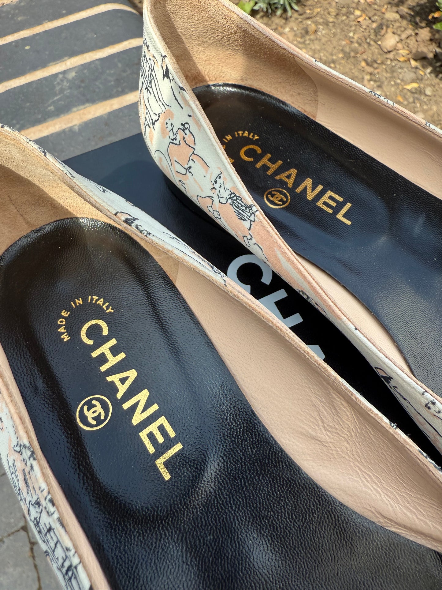 Chanel Camellia-Embellished Printed Ballet Flats – UK 5 (EU 38)