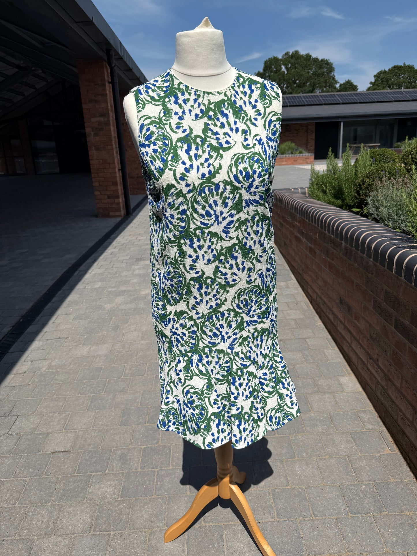 Victoria Beckham Sleeveless Printed Dress – UK 10- labelled 12