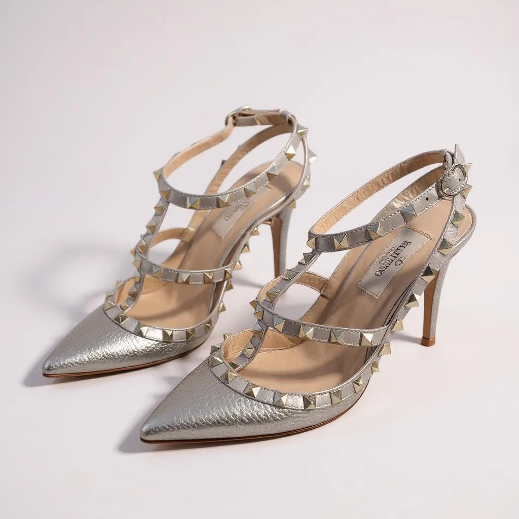 Valentino Rockstud Metallic champagne Heels – UK 6 (EU 39)
