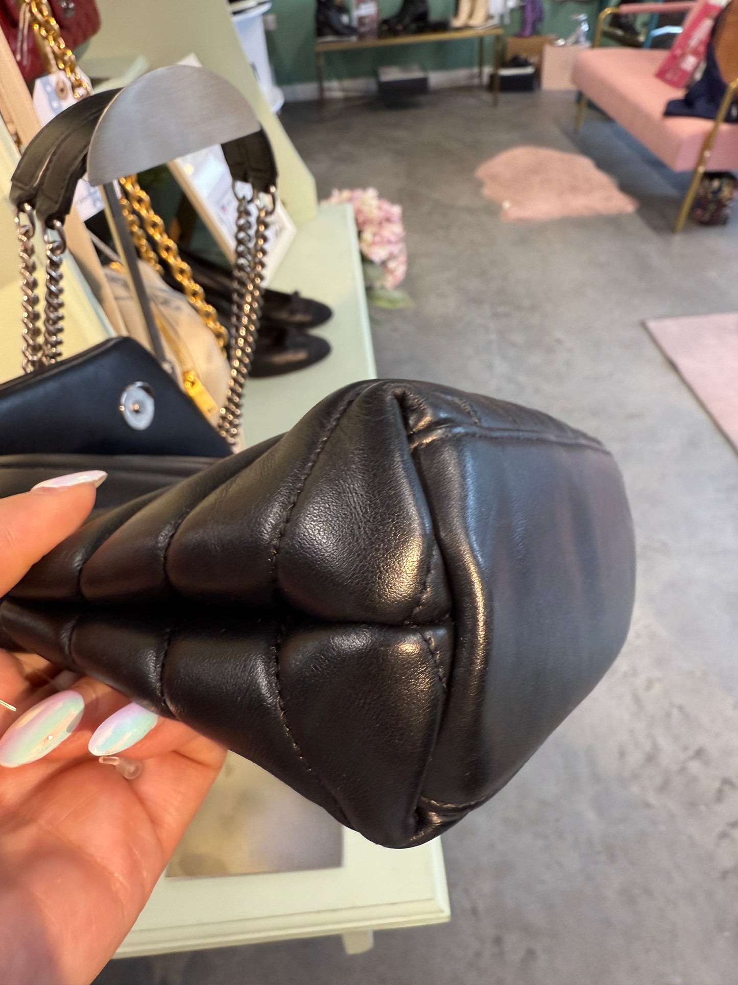 Saint Laurent Loulou small Shoulder Bag – Black Leather