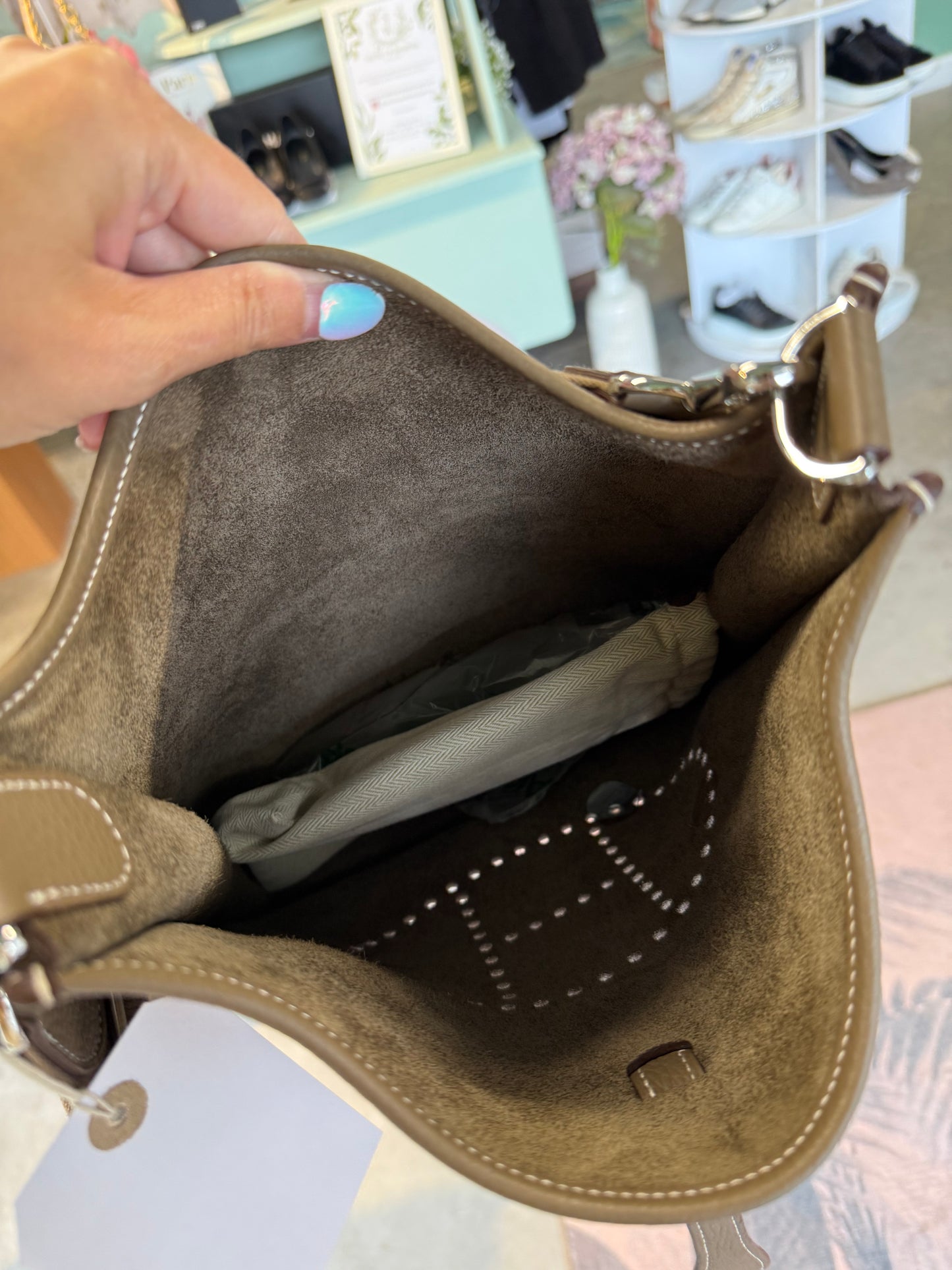 Hermès Evelyne III PM 28 in Etoupe Clemence Leather