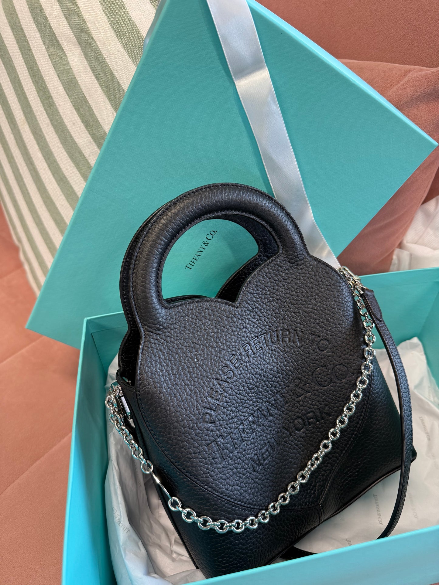 Tiffany & Co. Return to Tiffany™ Heart Top Handle Bag – Black Leather