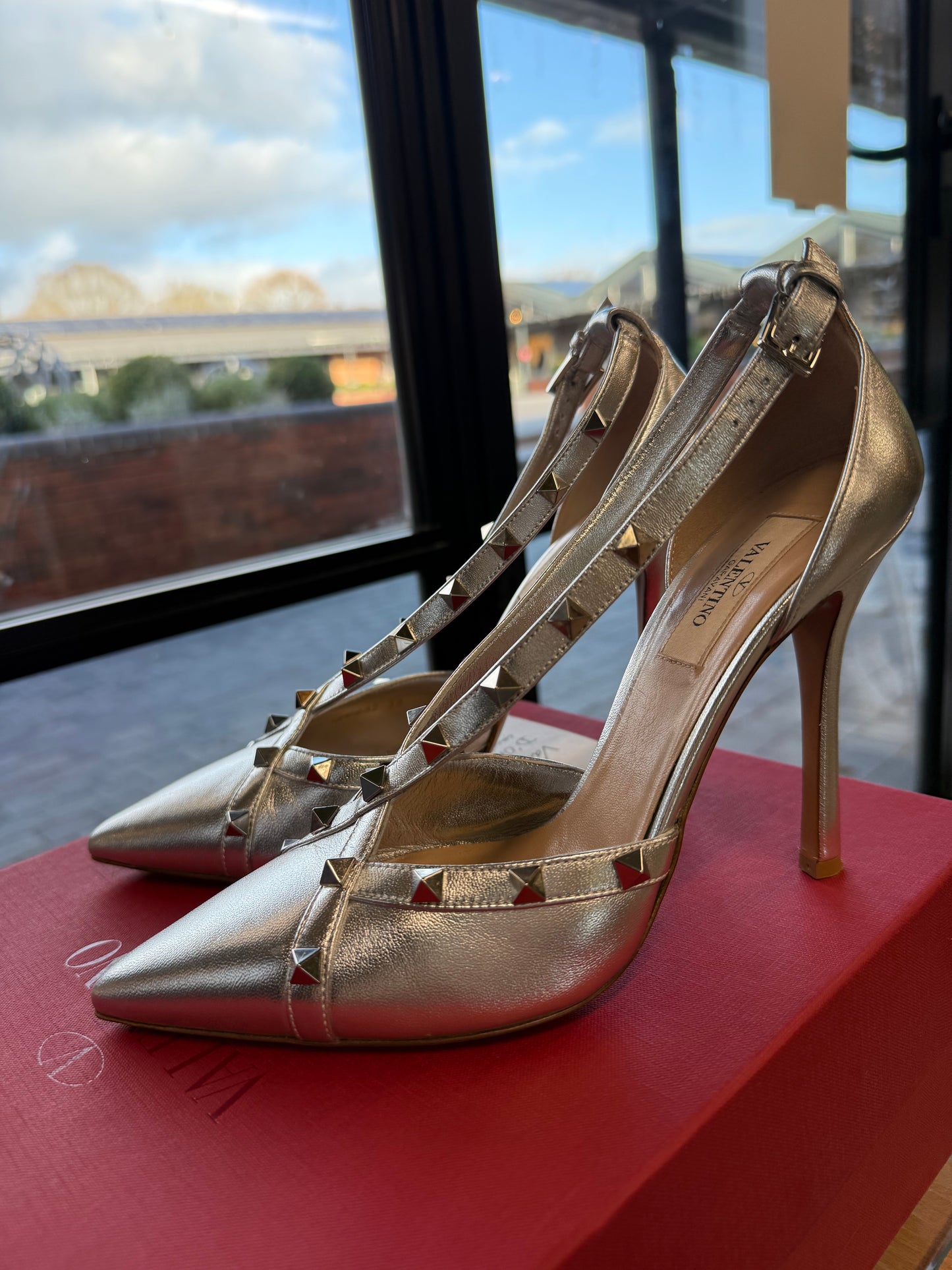 Valentino Garavani Rockstud Heels – Silver Leather | UK 6 / EU 39 | Boxed