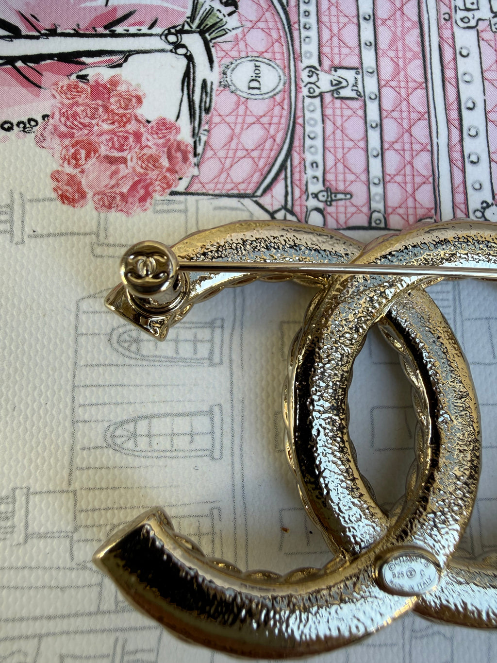 Chanel CC pearl & crystal brooch