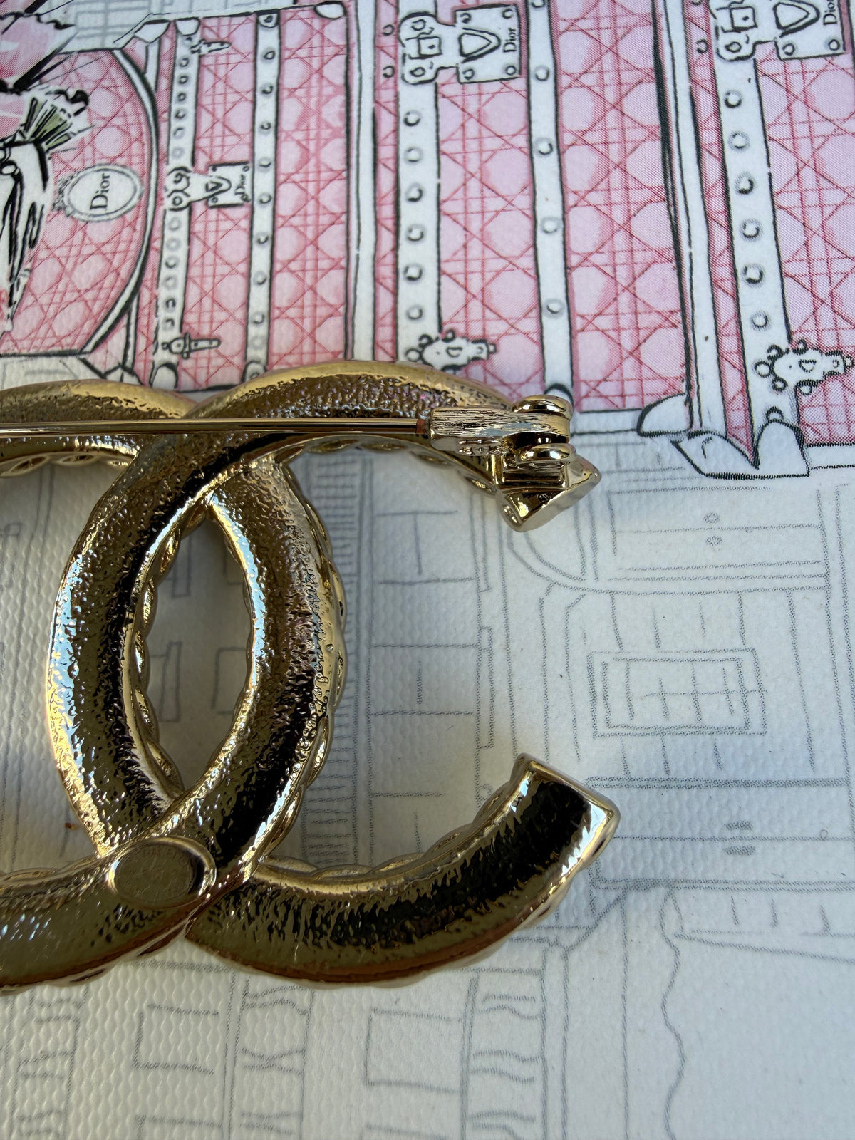 Chanel CC pearl & crystal brooch