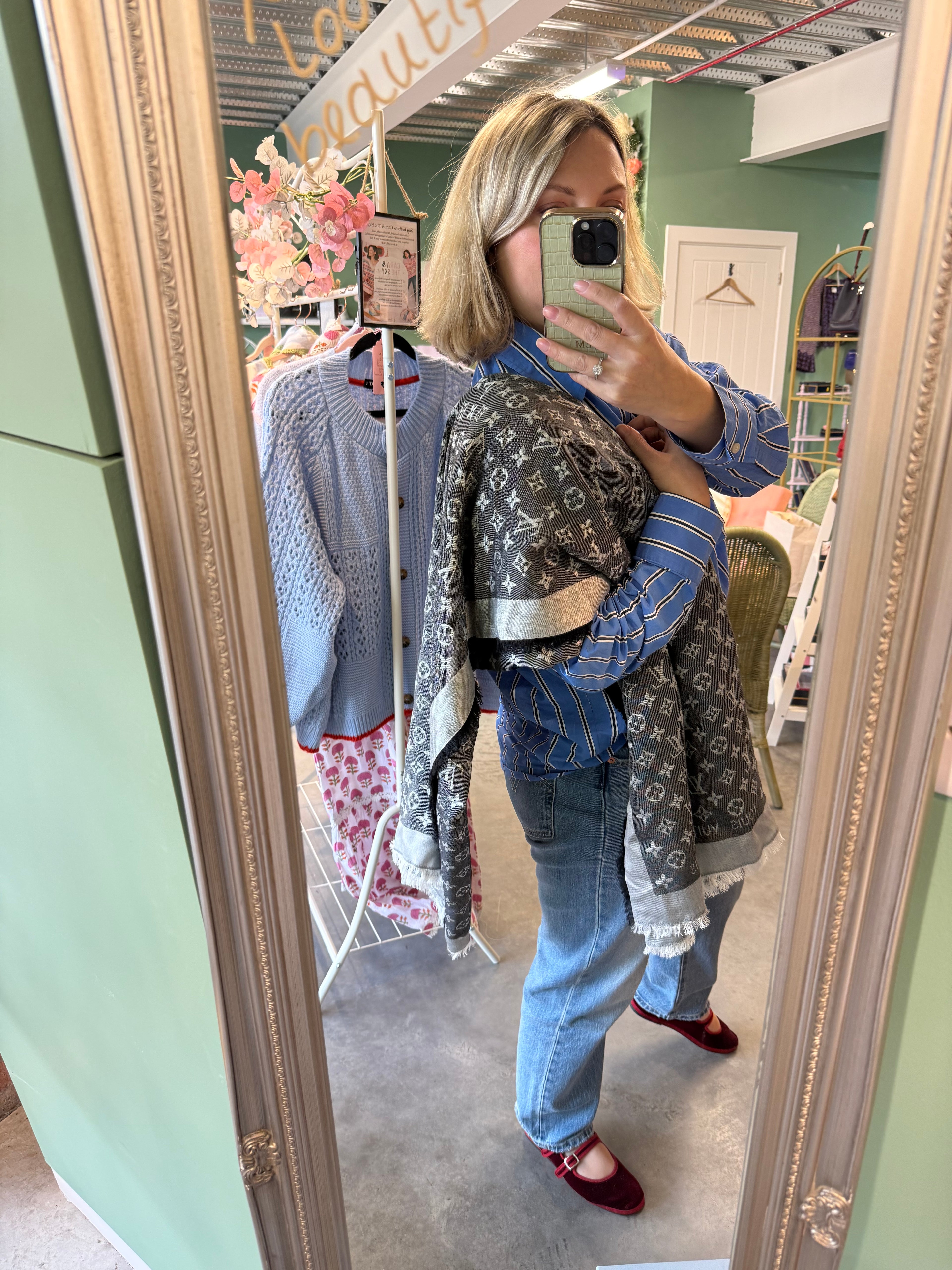 Louis Vuitton Scarf with box