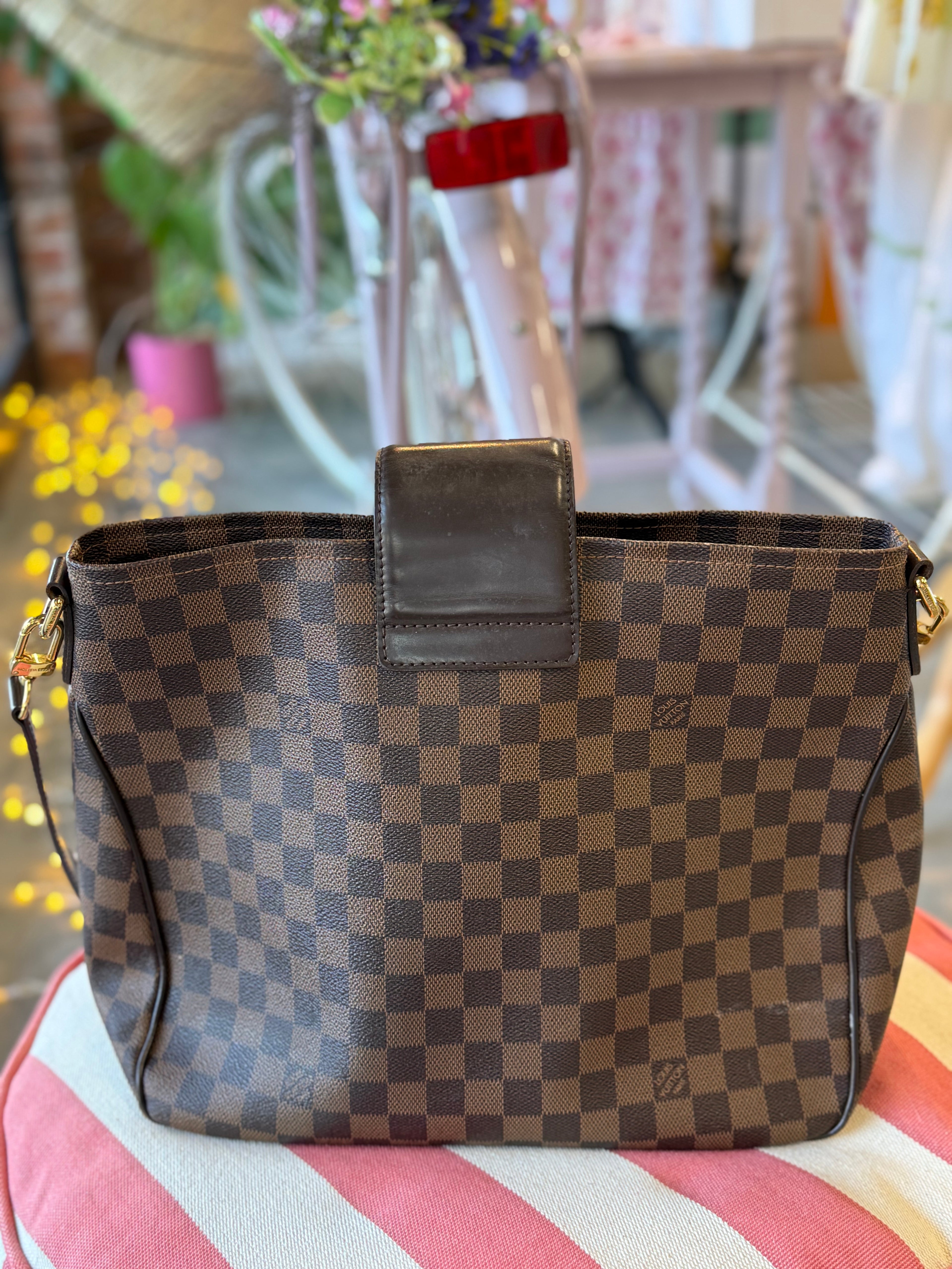 Louis Vuitton Rosebery MM Shoulder Bag