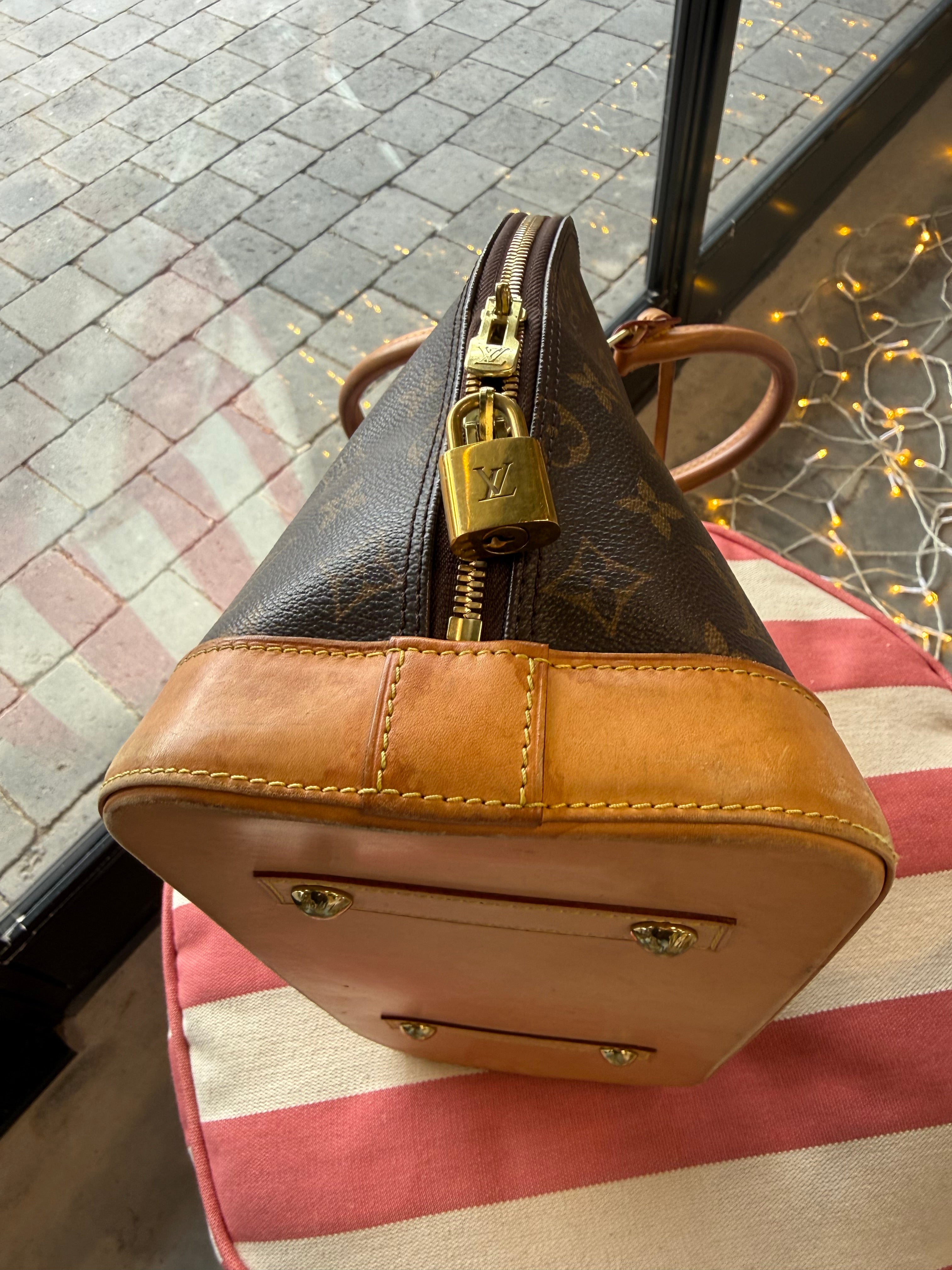 Louis Vuitton Alma PM