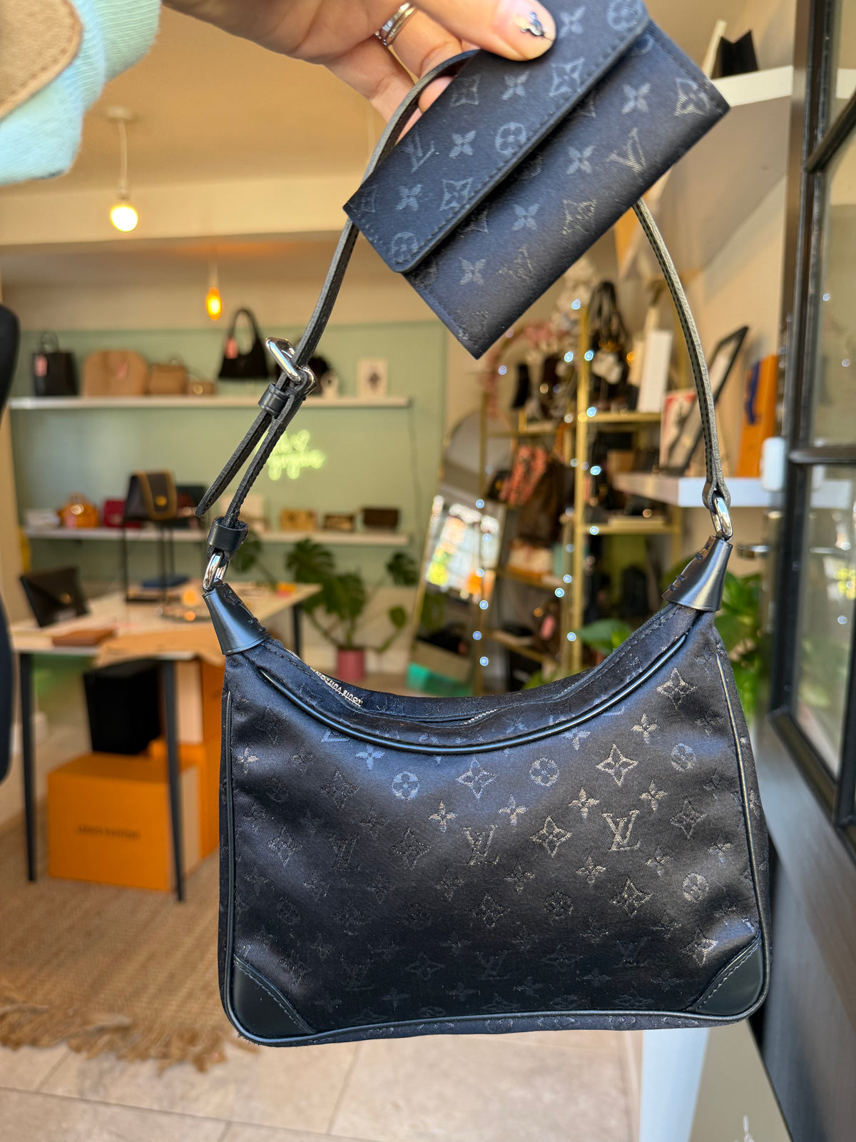 Louis Vuitton Mini Lin shoulder bag with purse set