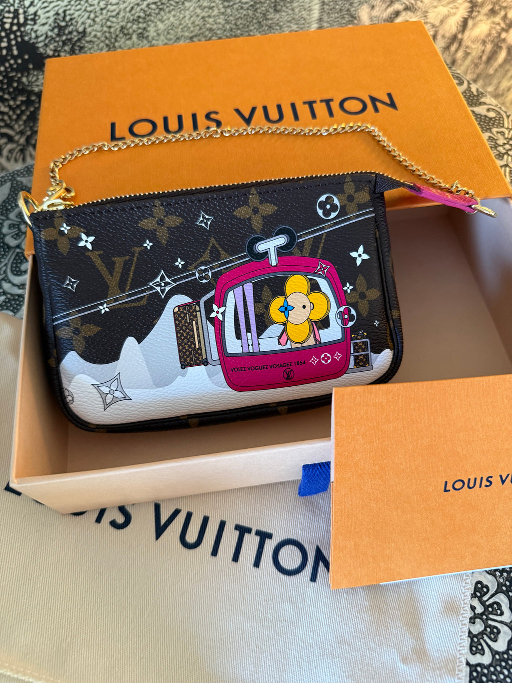 Louis Vuitton mini Pochette - Vivienne Courchevel - RARE 2019