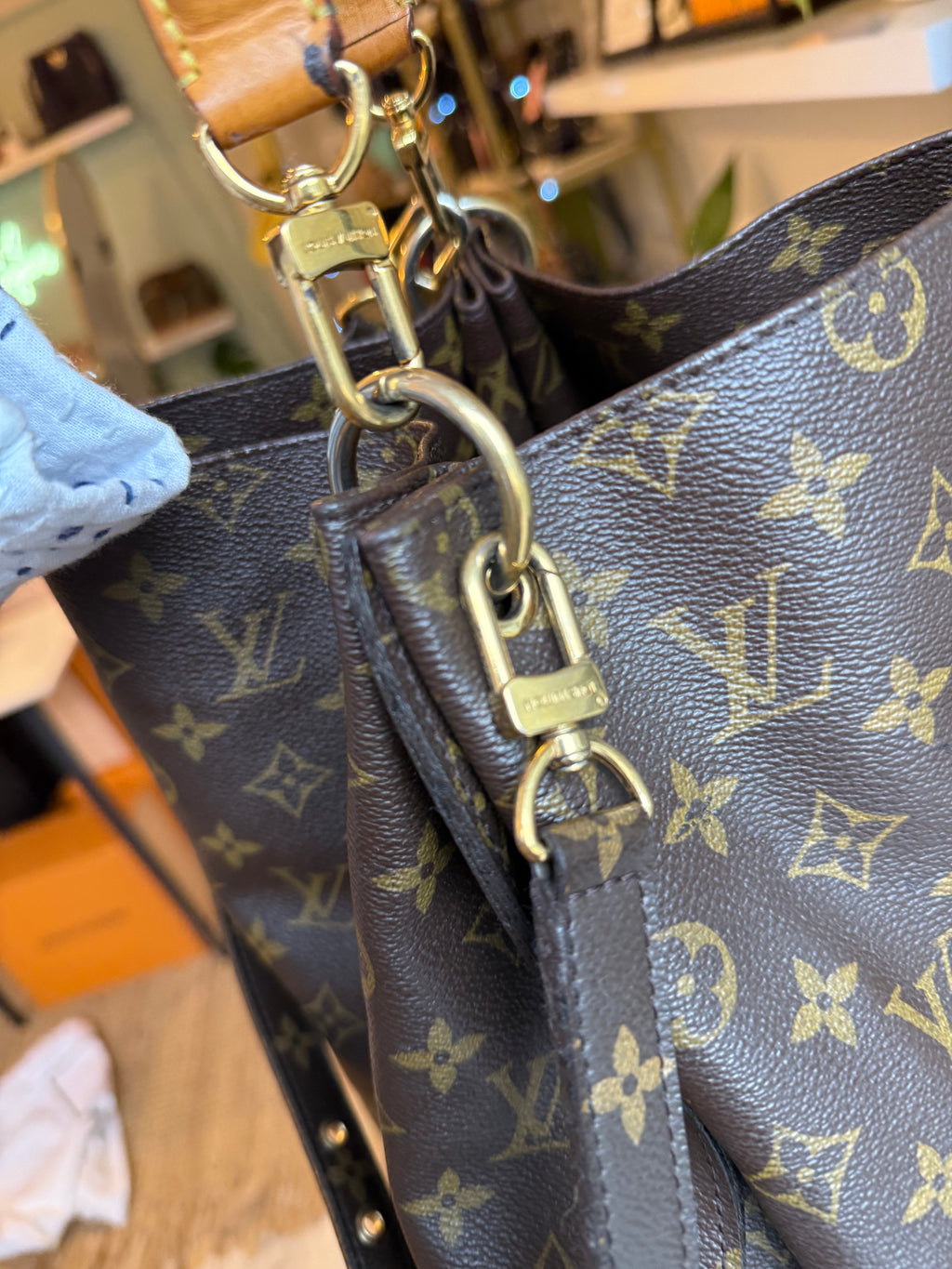 Louis Vuitton Mètis Hobo