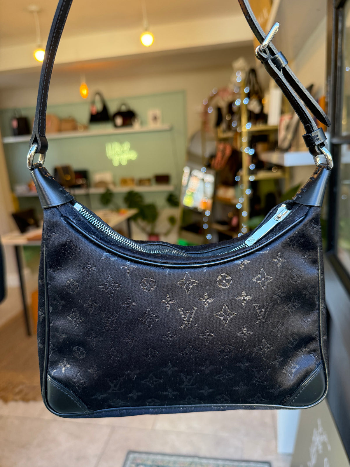 Louis Vuitton Mini Lin shoulder bag with purse set
