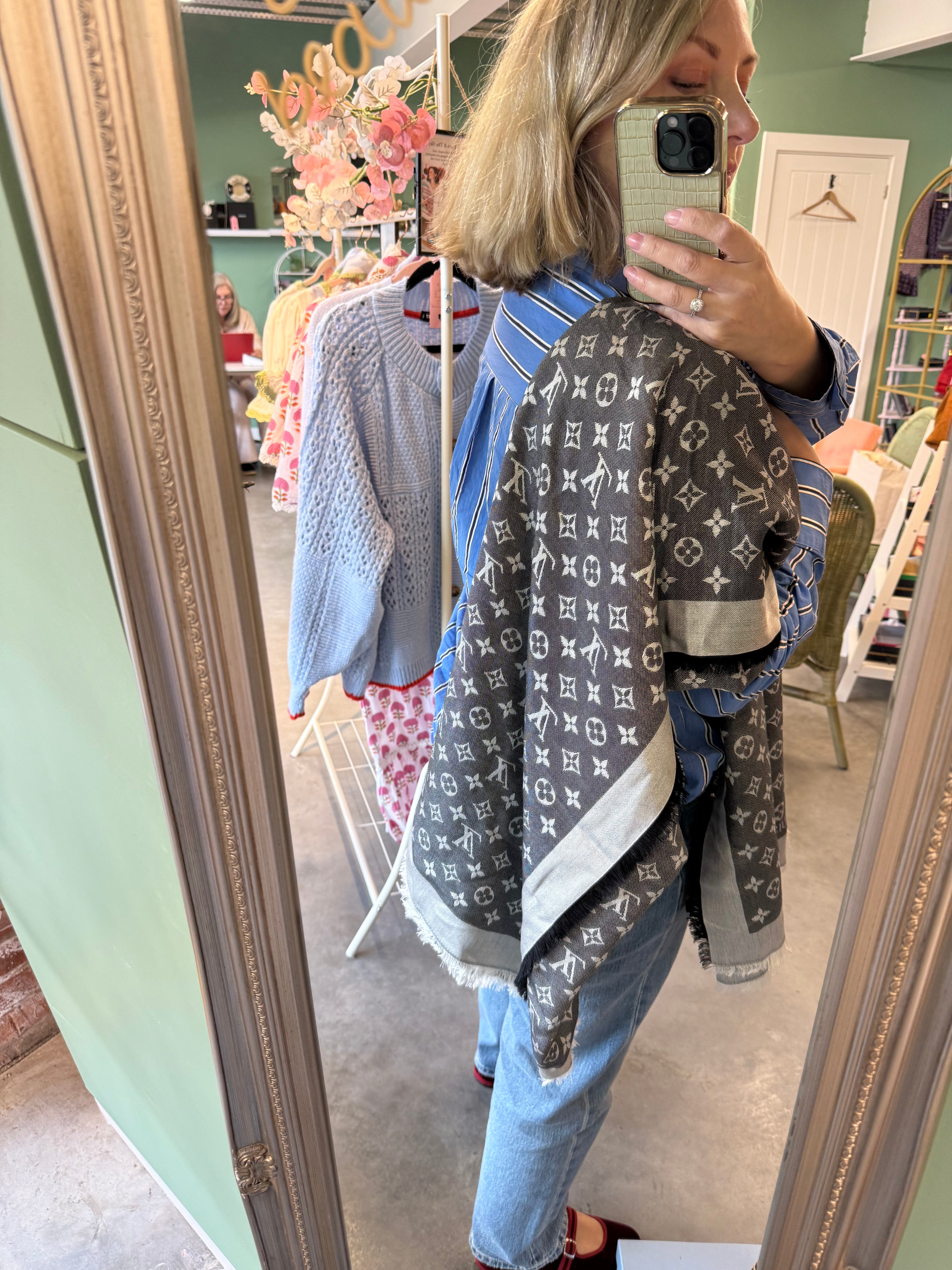 Louis Vuitton Scarf with box
