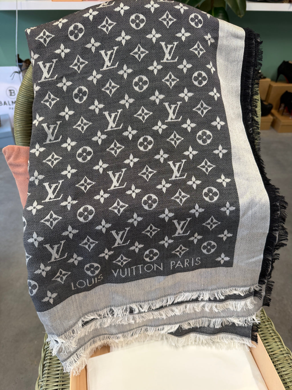 Louis Vuitton Scarf with box