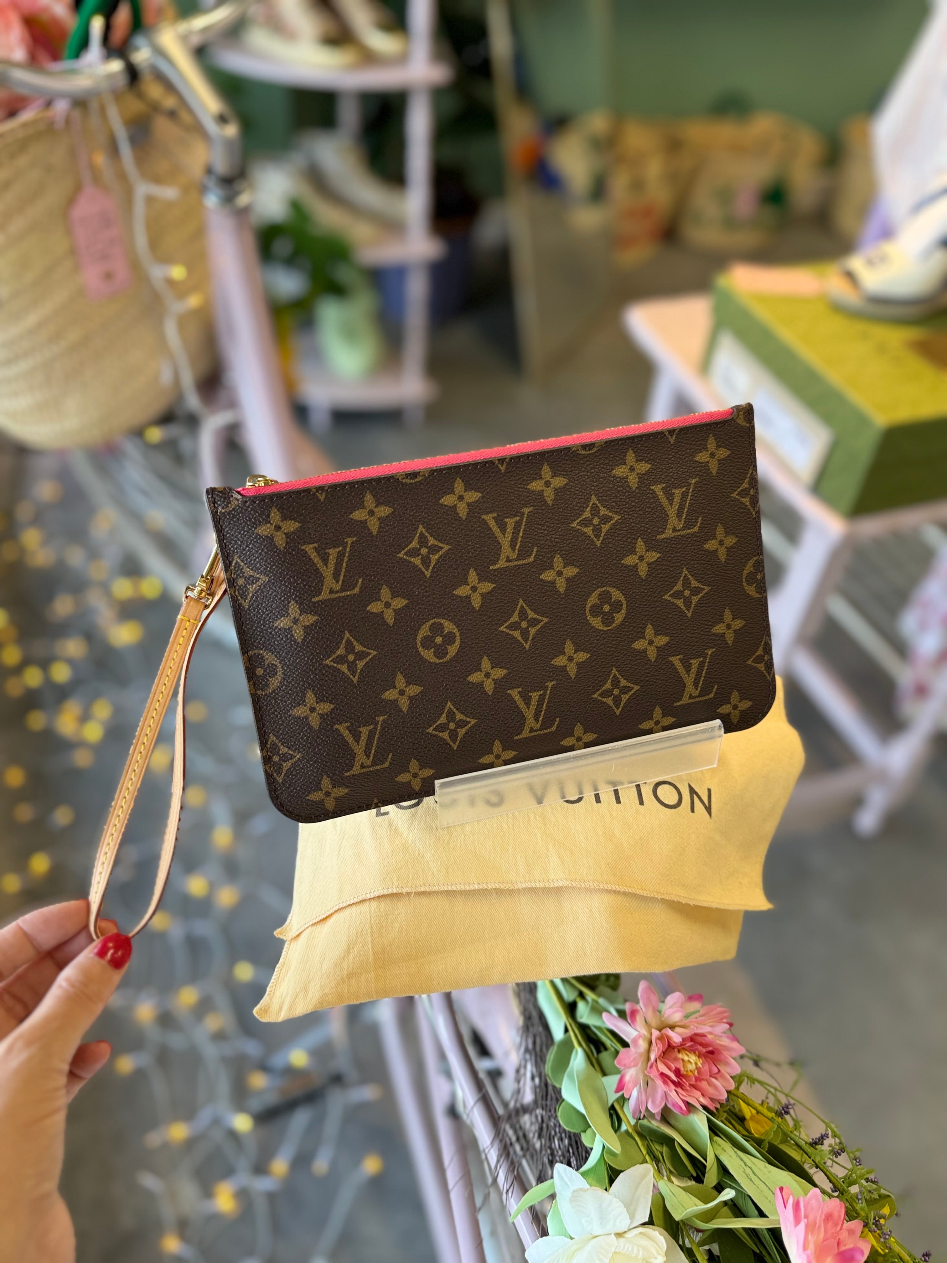 Louis Vuitton Pochette