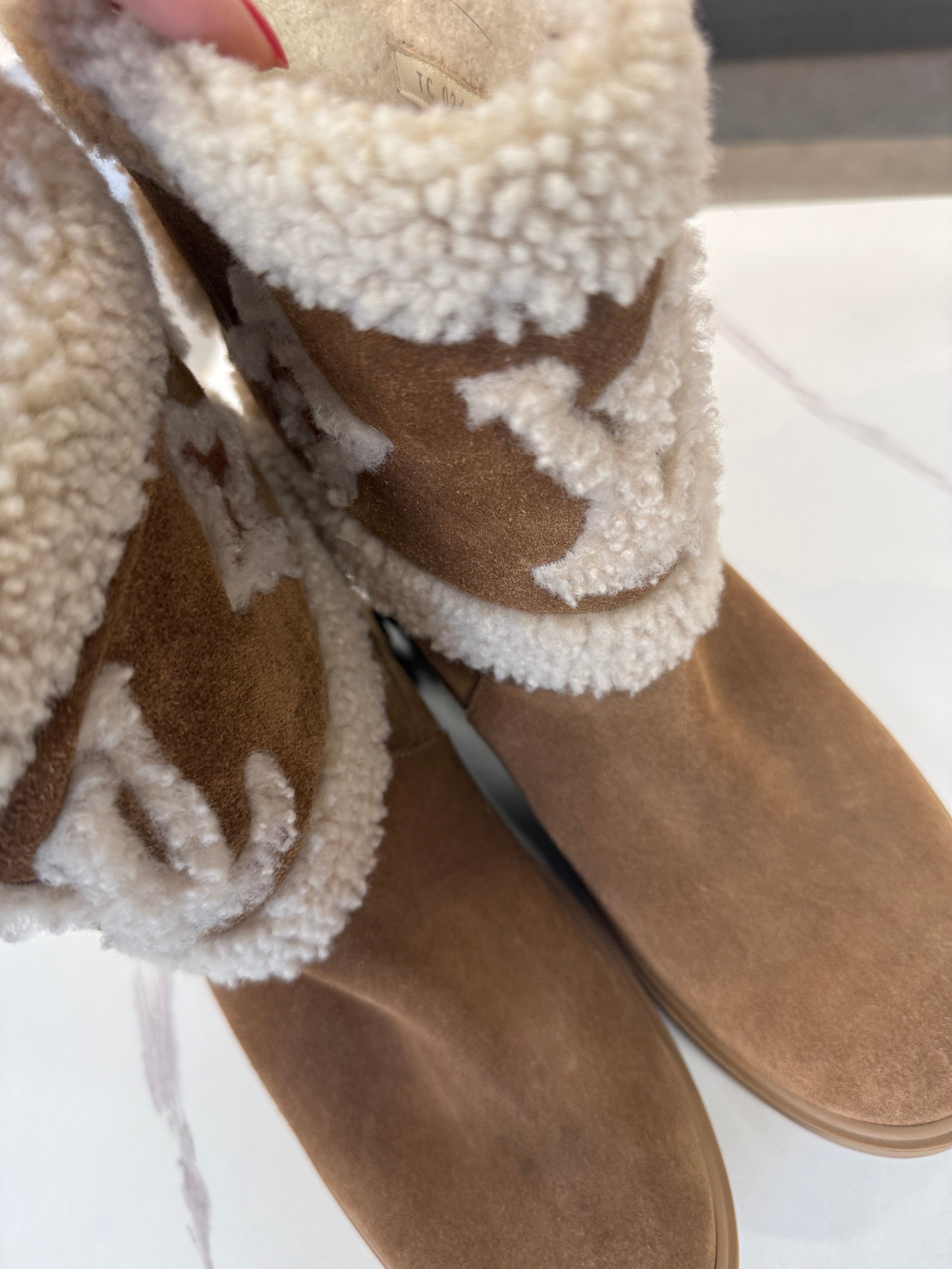 Louis Vuitton Cosygram Shearling Boot UK7