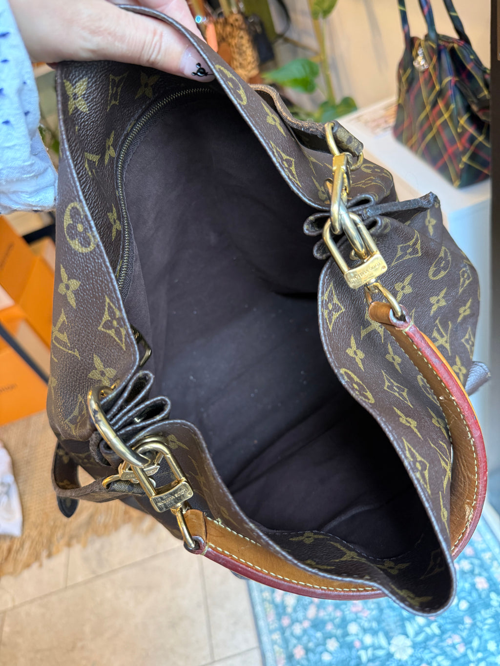 Louis Vuitton Mètis Hobo