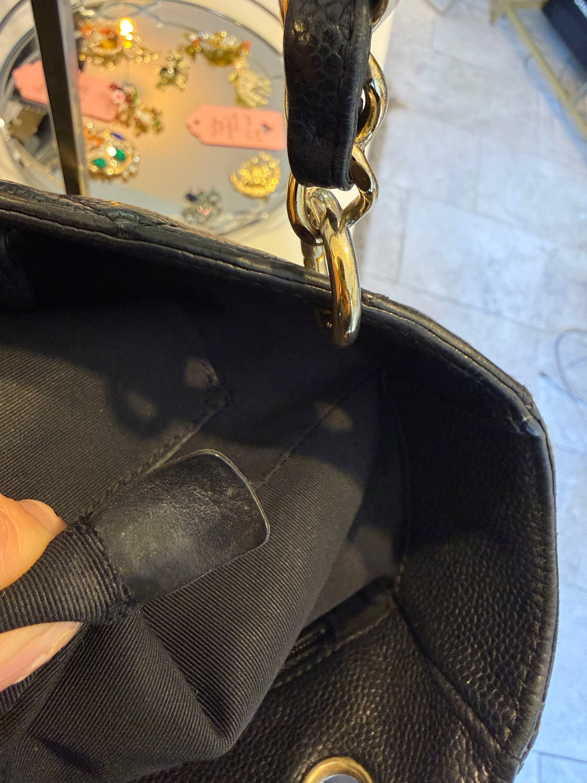Chanel mini shopper