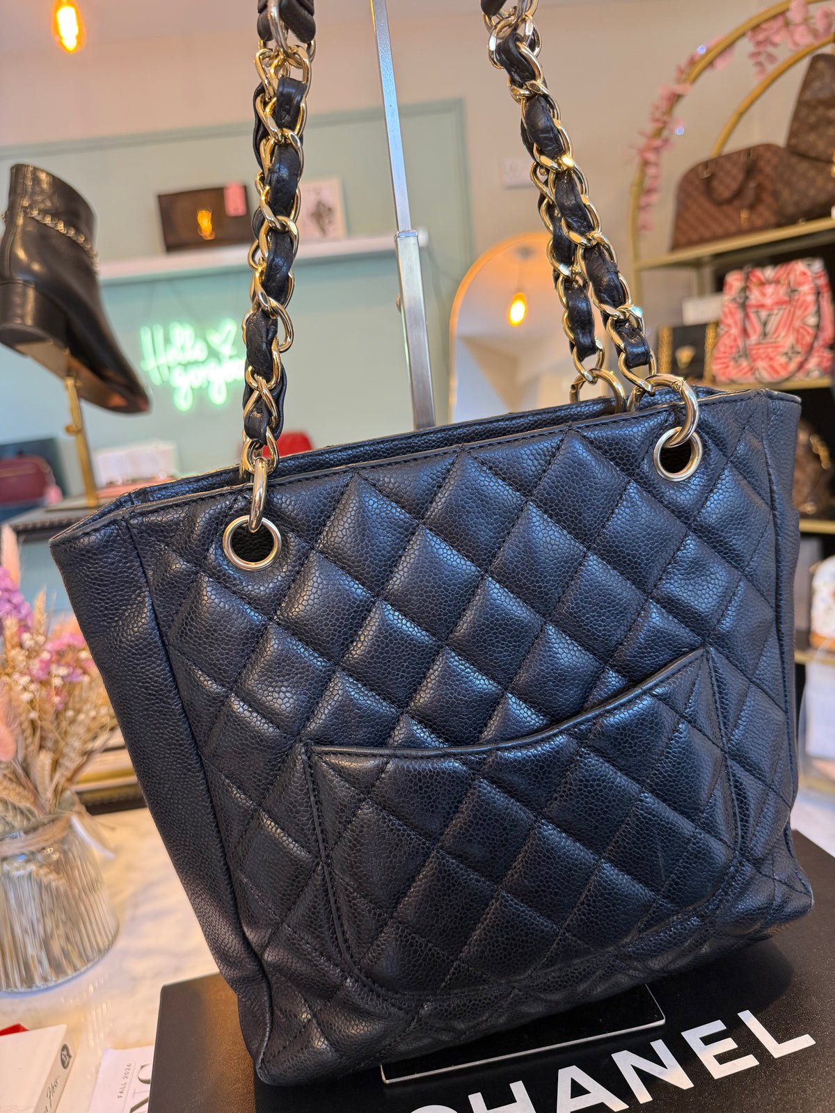 Chanel mini shopper