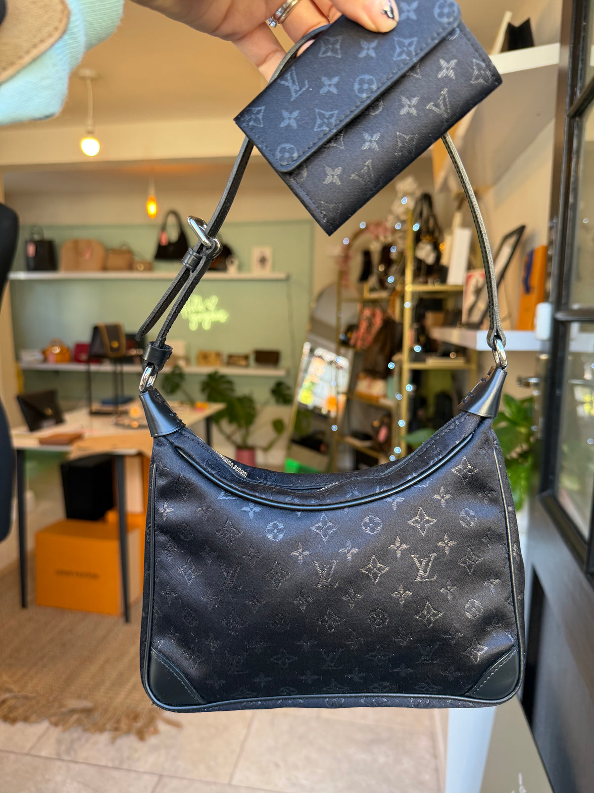 Louis Vuitton Mini Lin shoulder bag with purse set