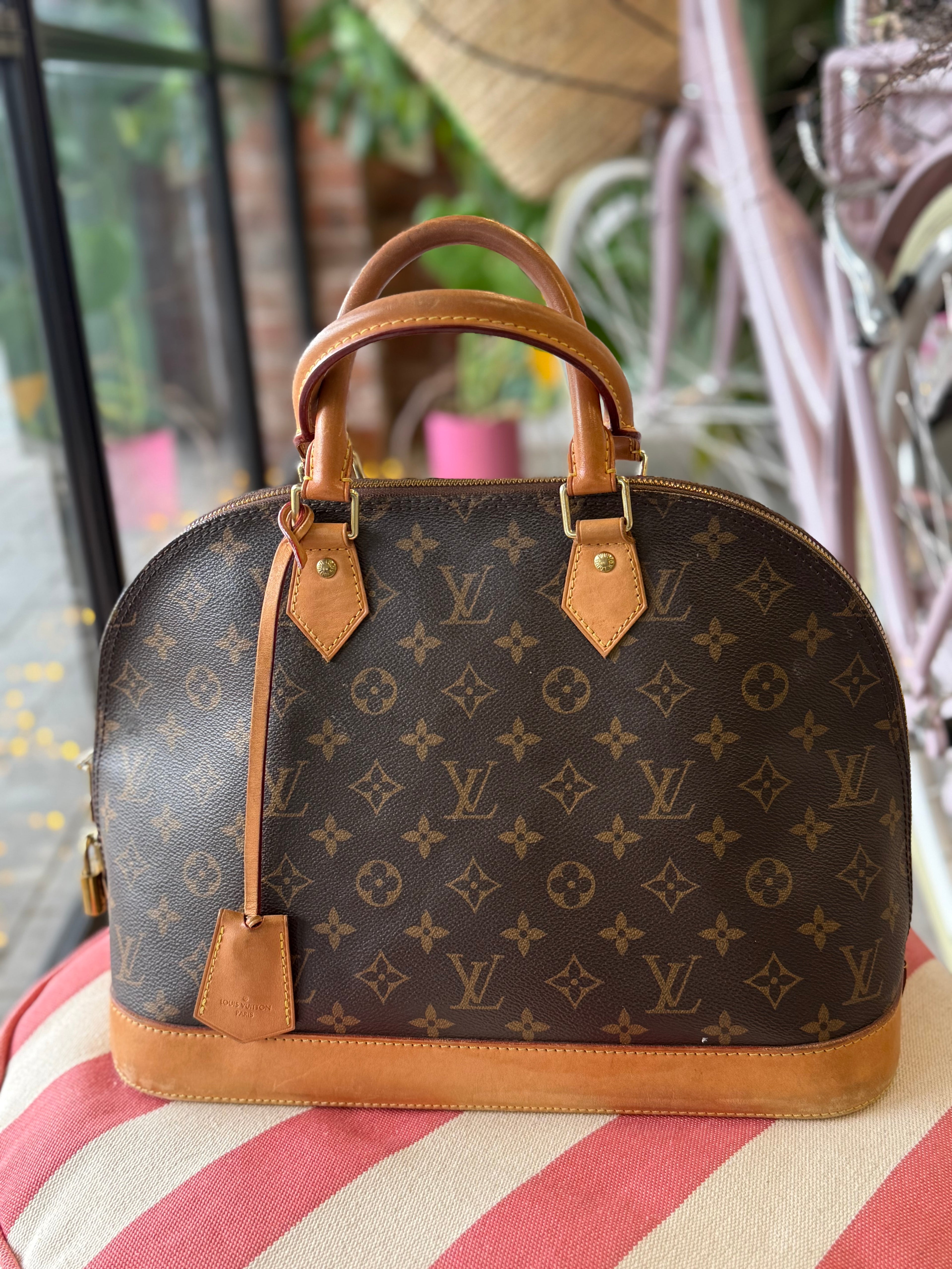 Louis Vuitton Alma PM