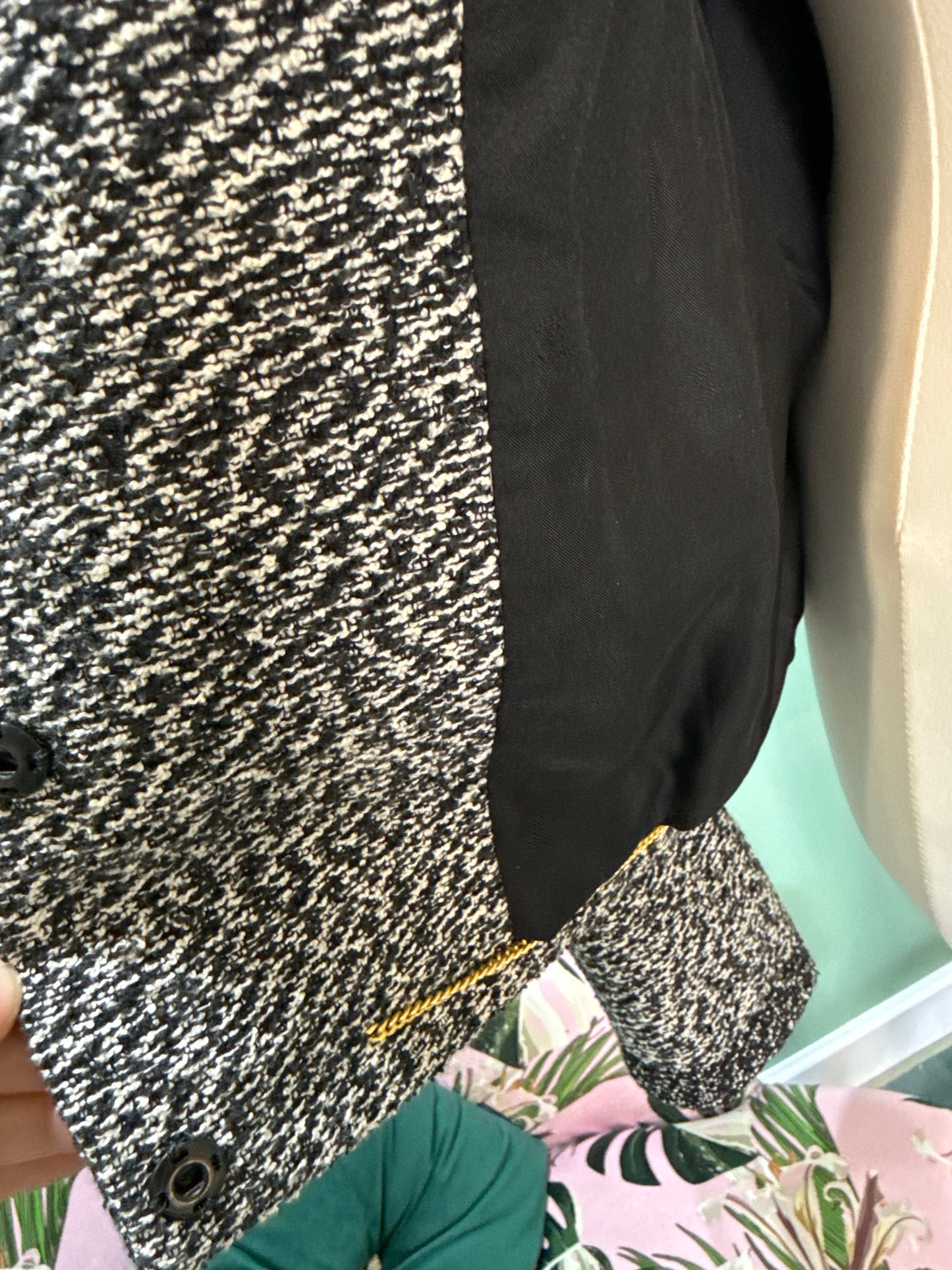 Chanel Boutique Tweed Jacket – Spring 2008 Collection (Size 10, Made in France)