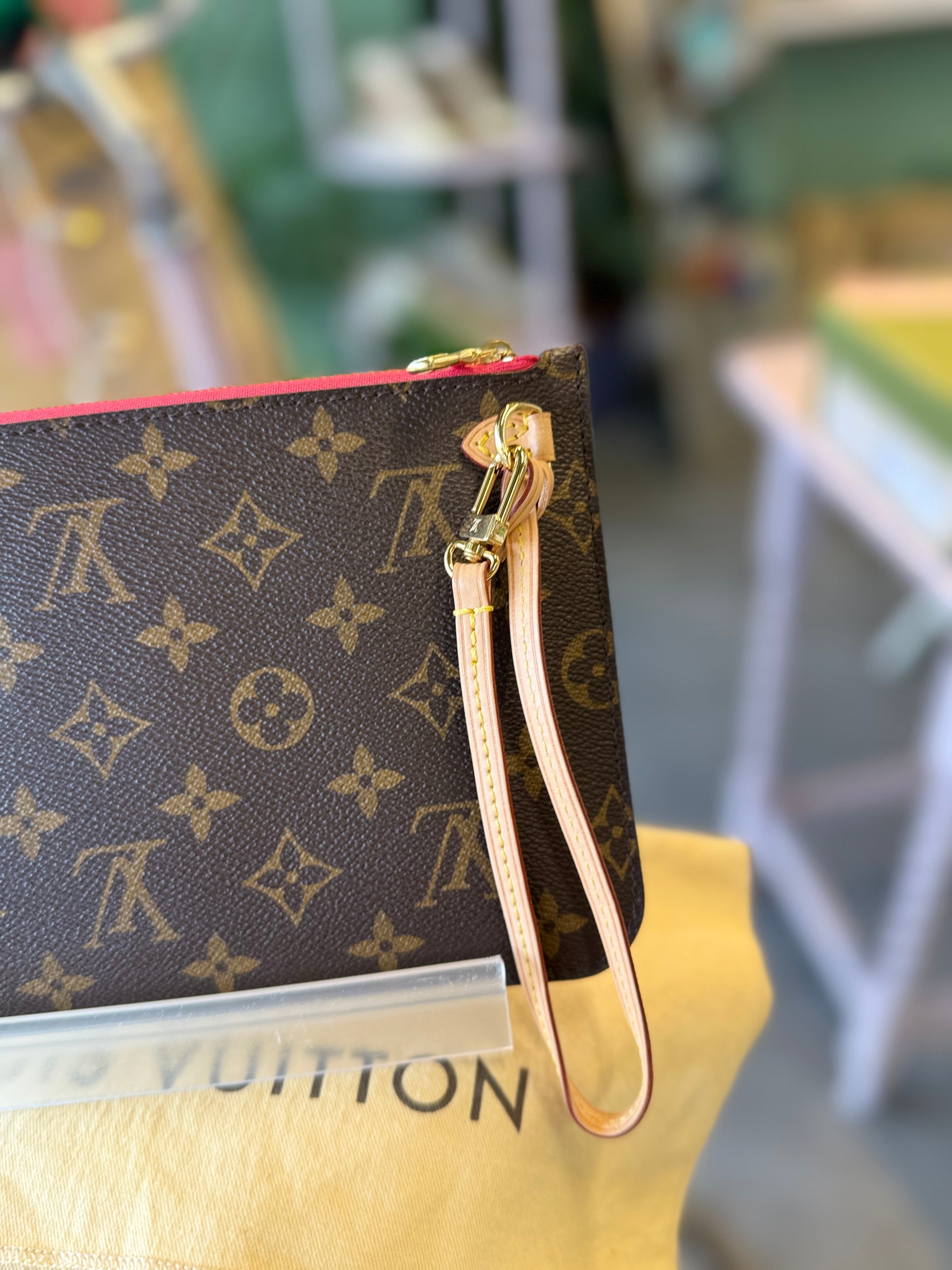 Louis Vuitton Pochette