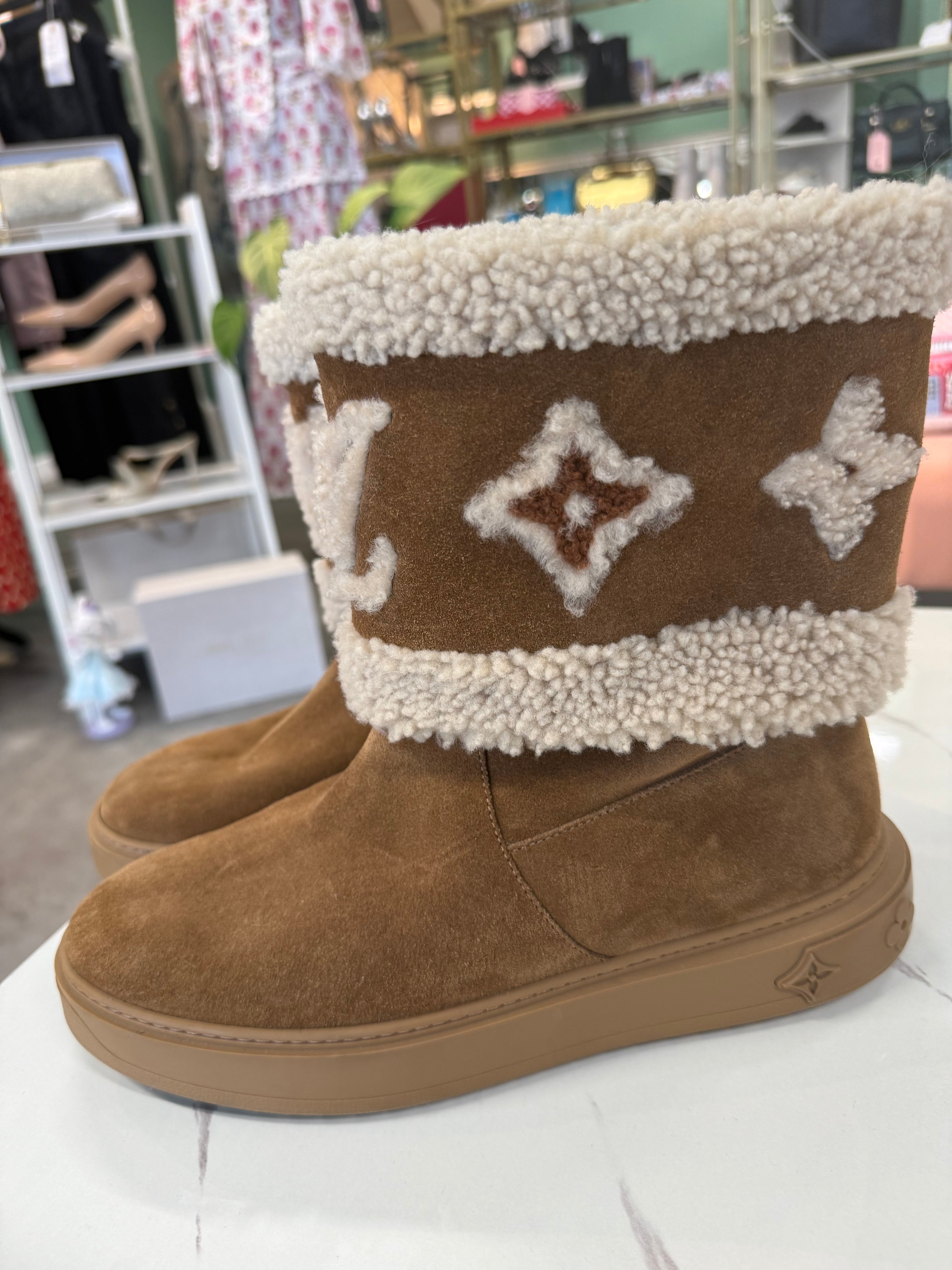 Louis Vuitton Cosygram Shearling Boot UK7