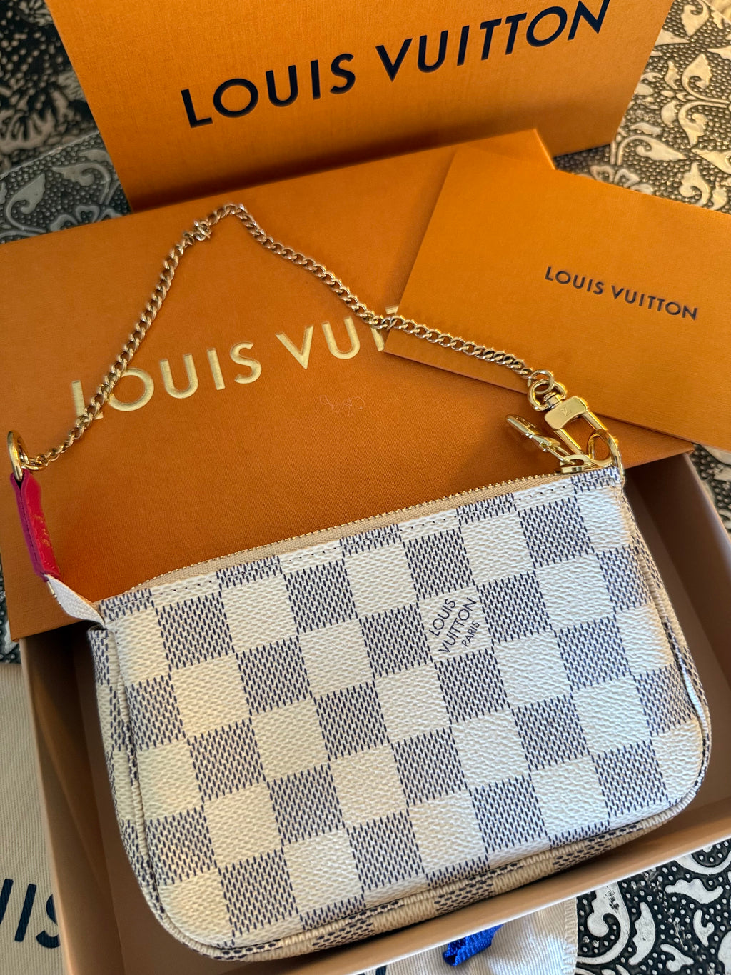 Louis Vuitton - Vivienne Christmas Animation Hollywood - rare