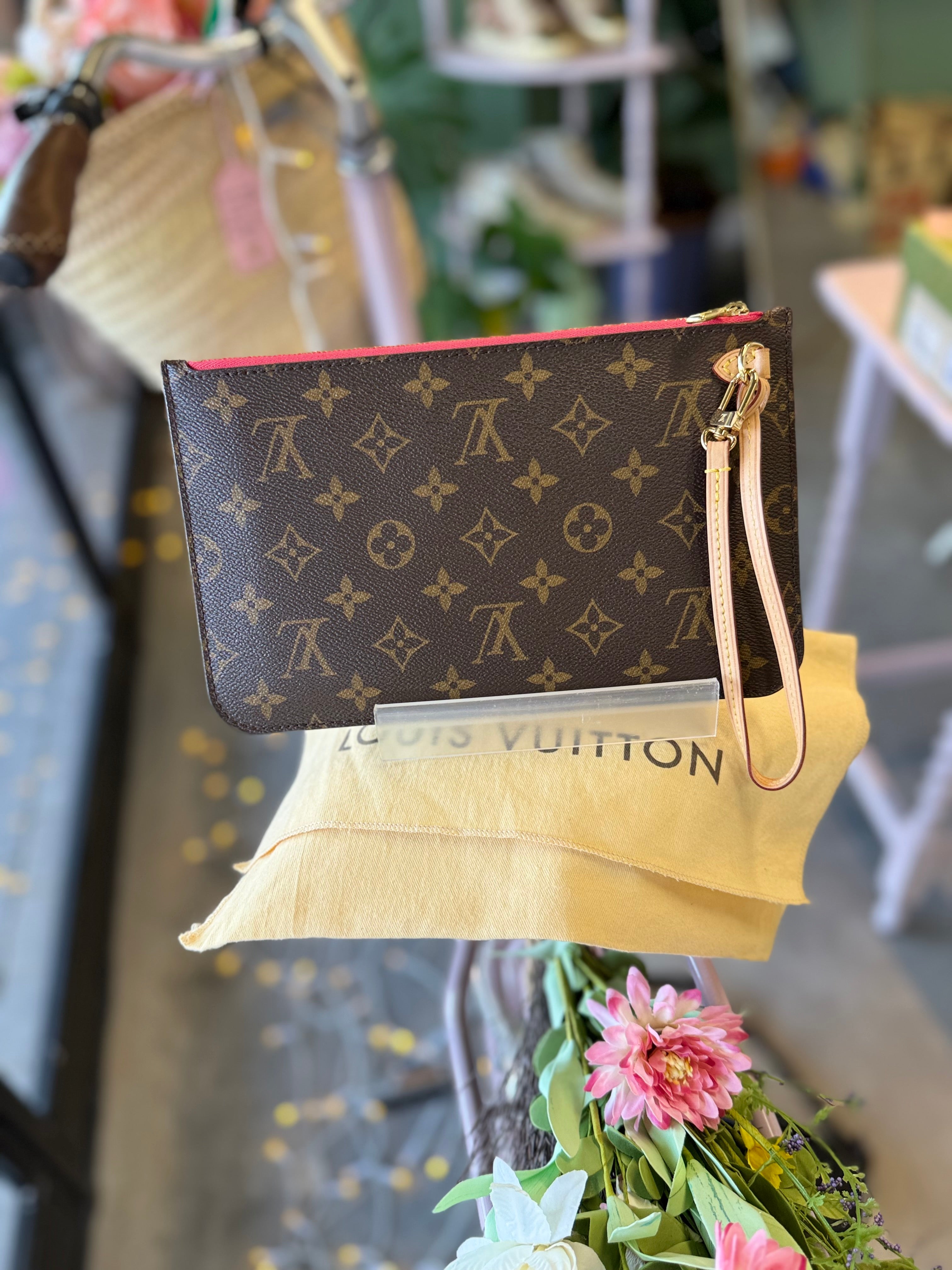 Louis Vuitton Pochette