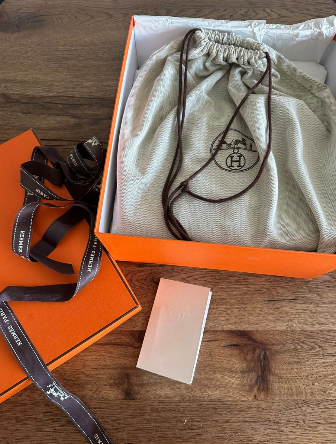 Hermès Kelly 28 Top Handle Bag – Beige Marfa