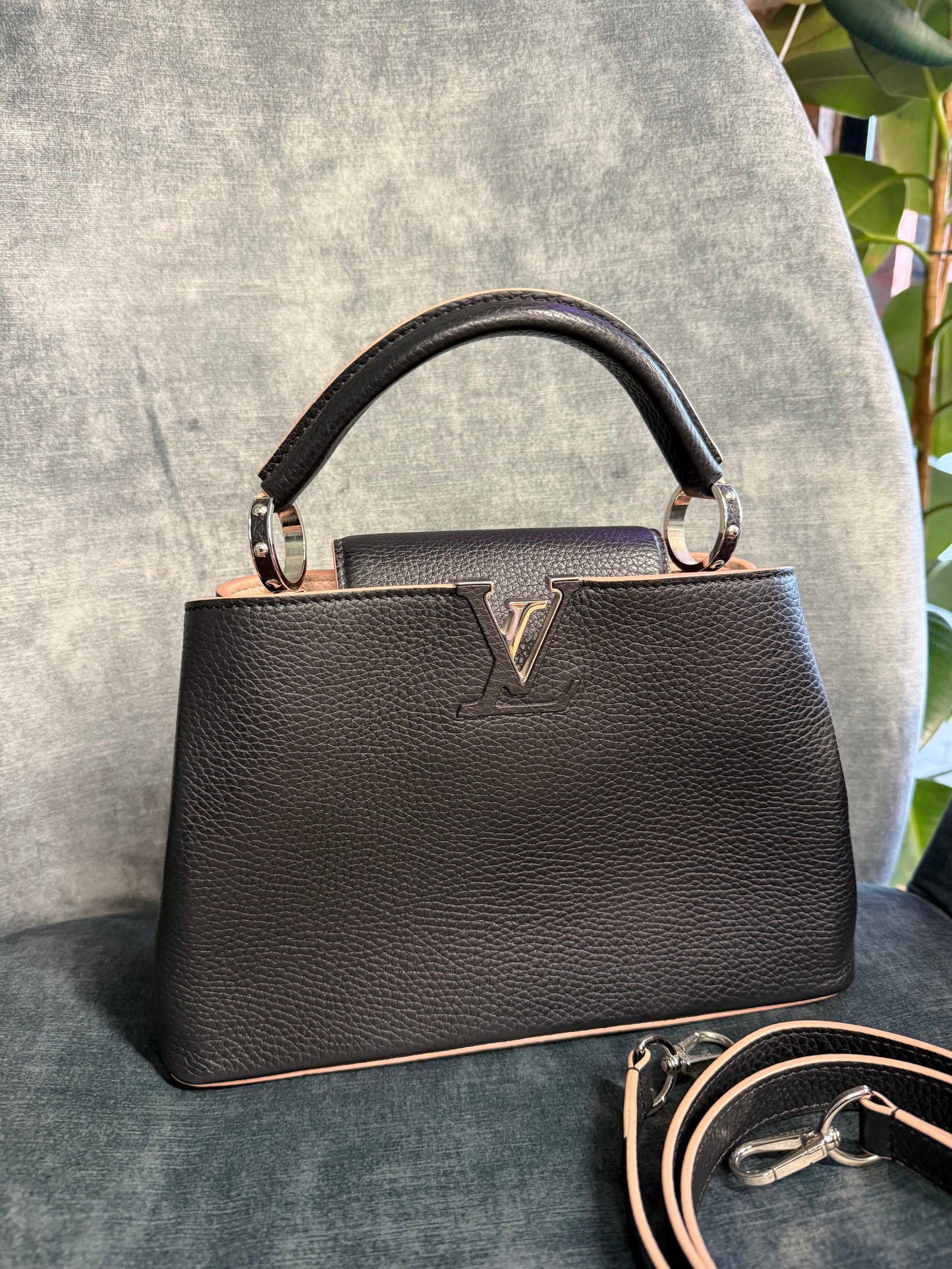 Louis Vuitton Capucines MM