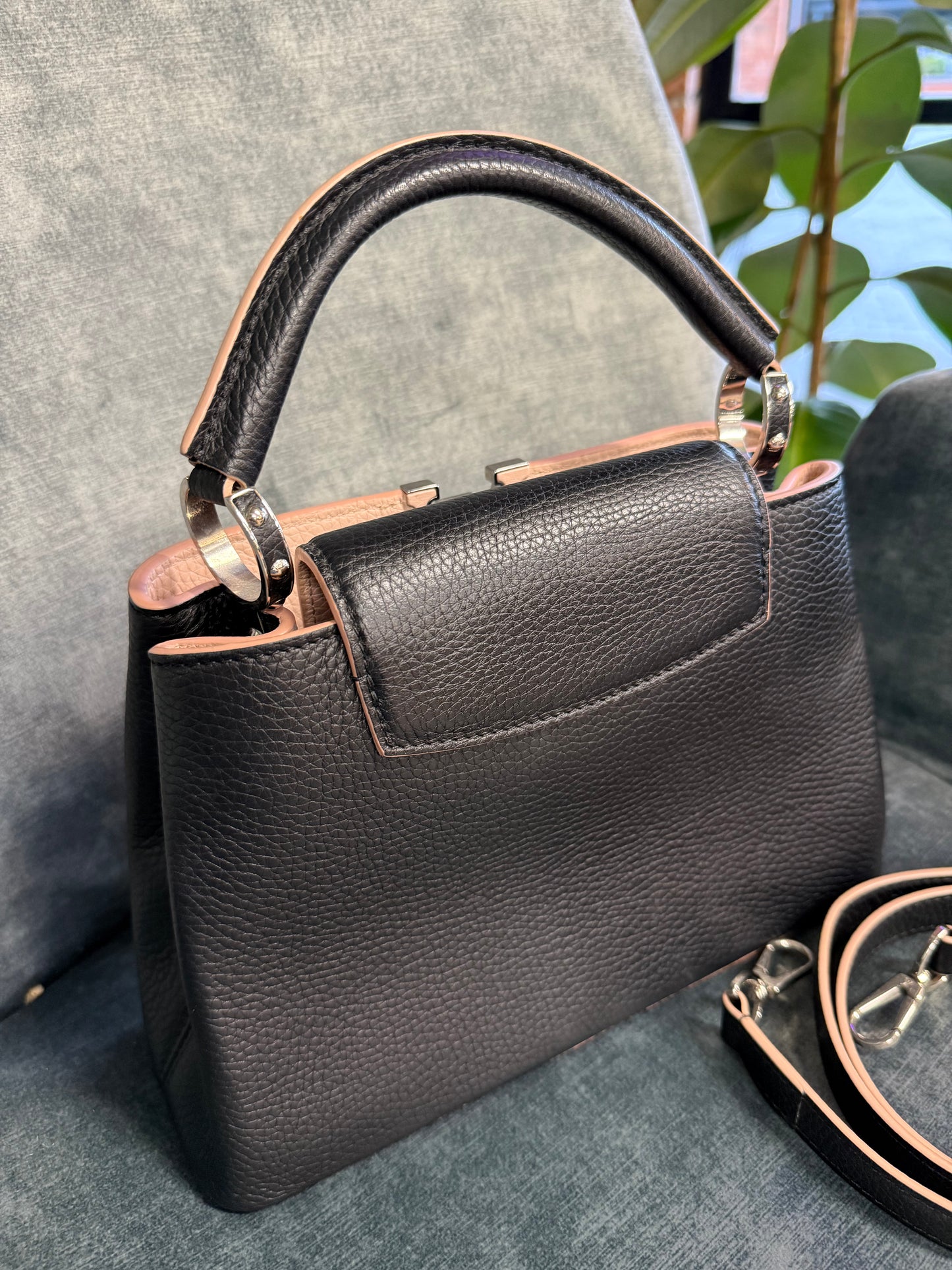 Louis Vuitton Capucines MM