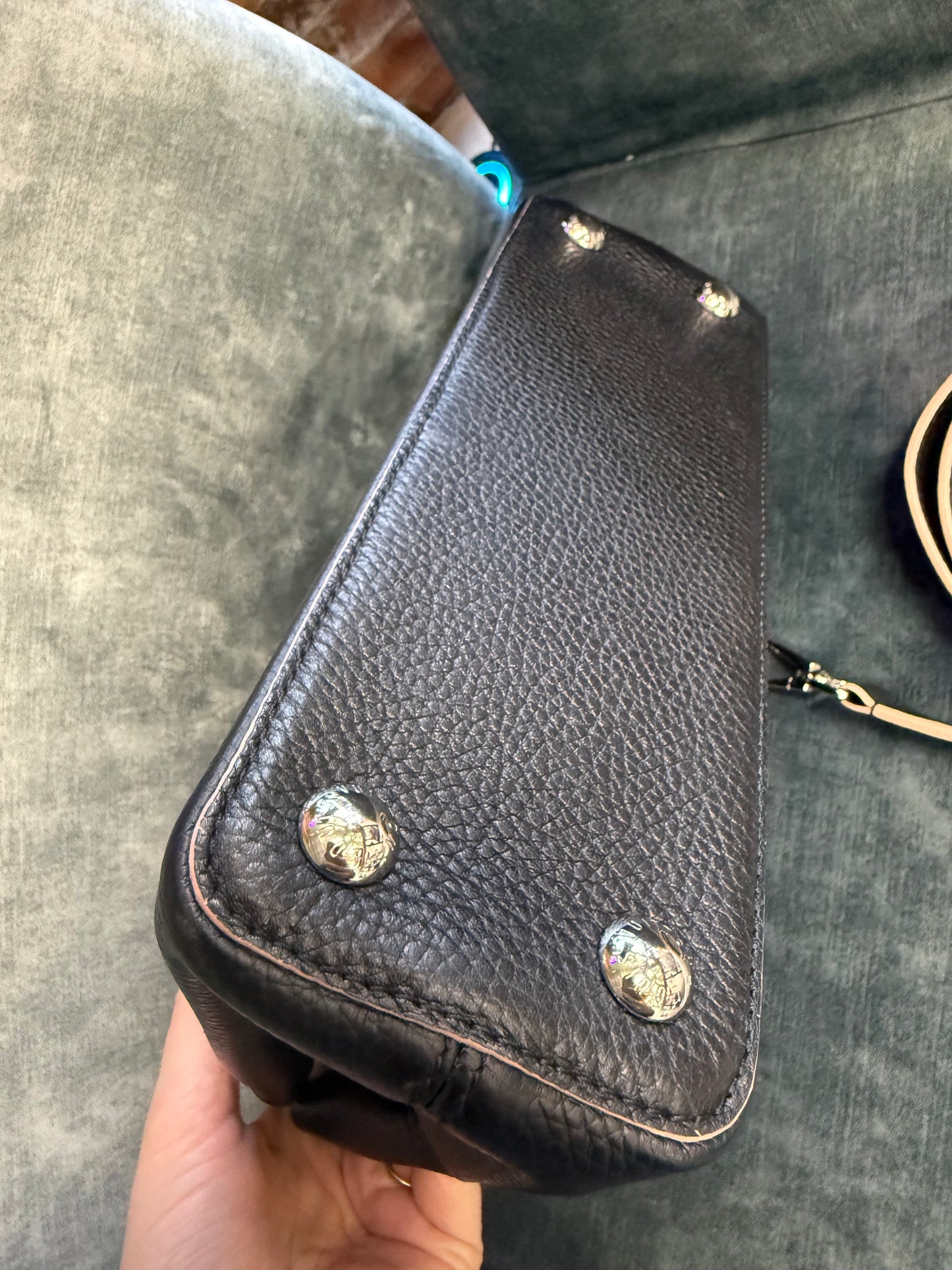 Louis Vuitton Capucines MM