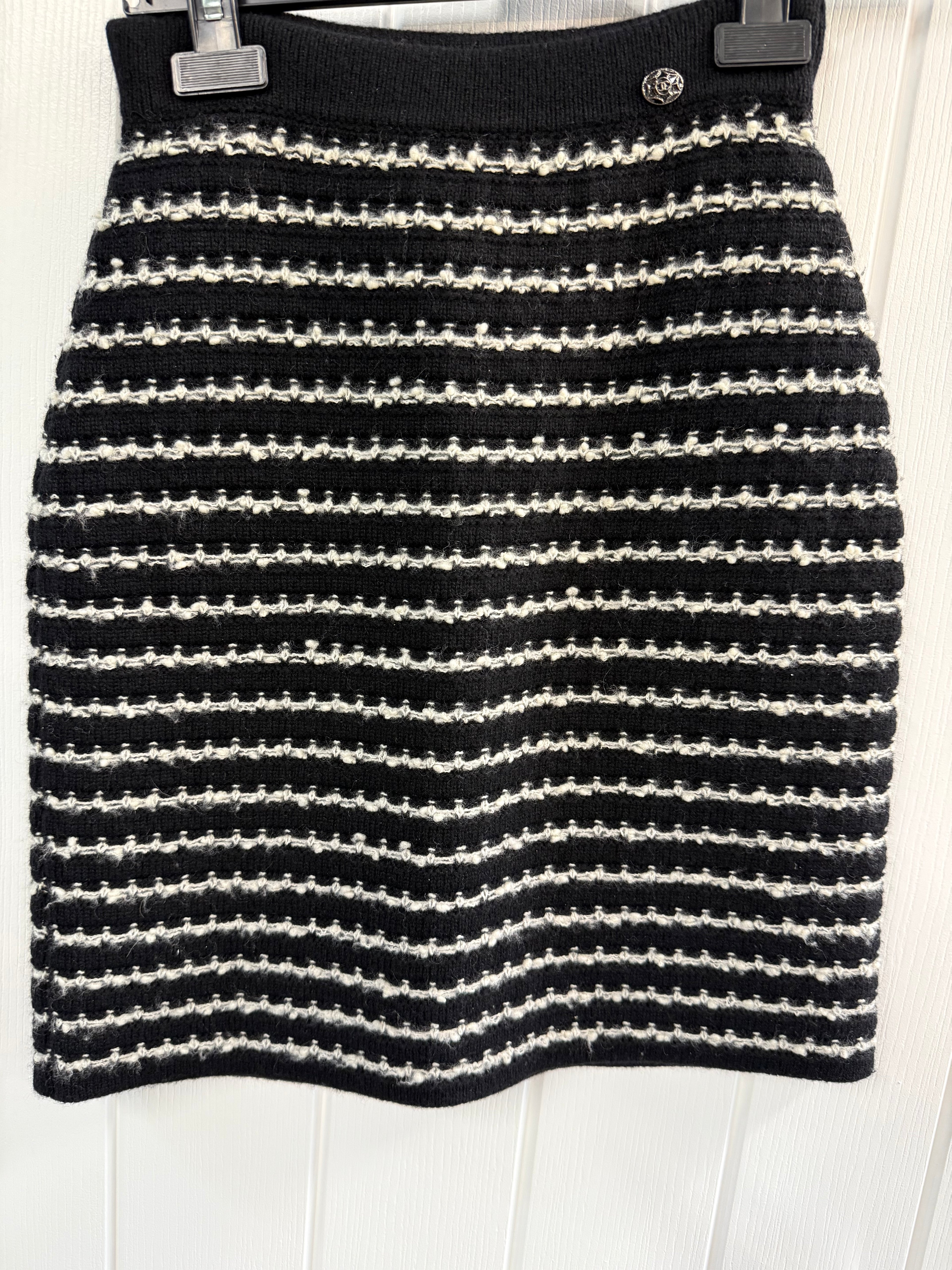 Chanel Monochrome Tweed Skirt – FR36 (UK 8)