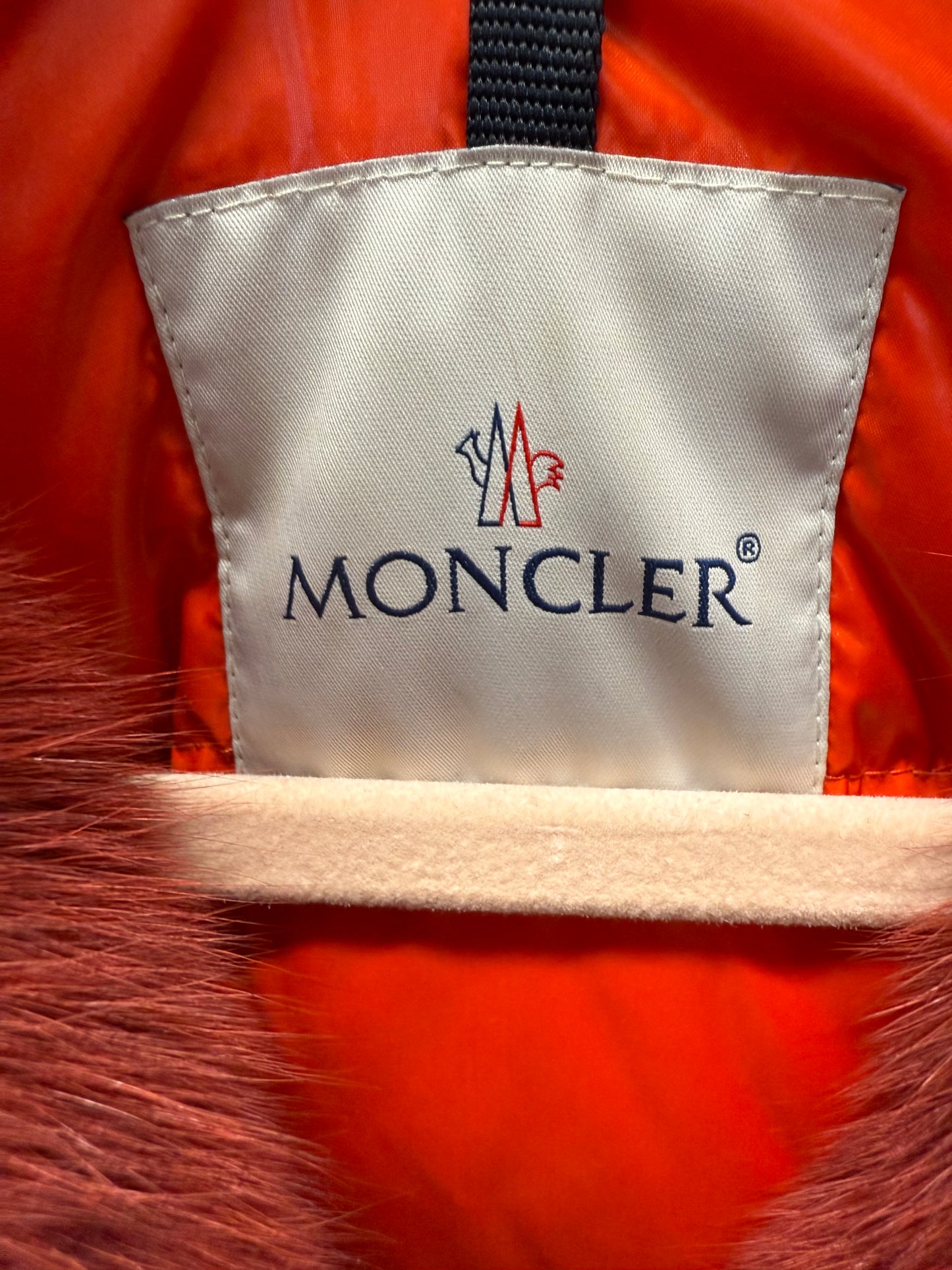 Moncler Faux-Fur Trim Parka Coat – Khaki &amp; Red | UK 10–14 (Medium)