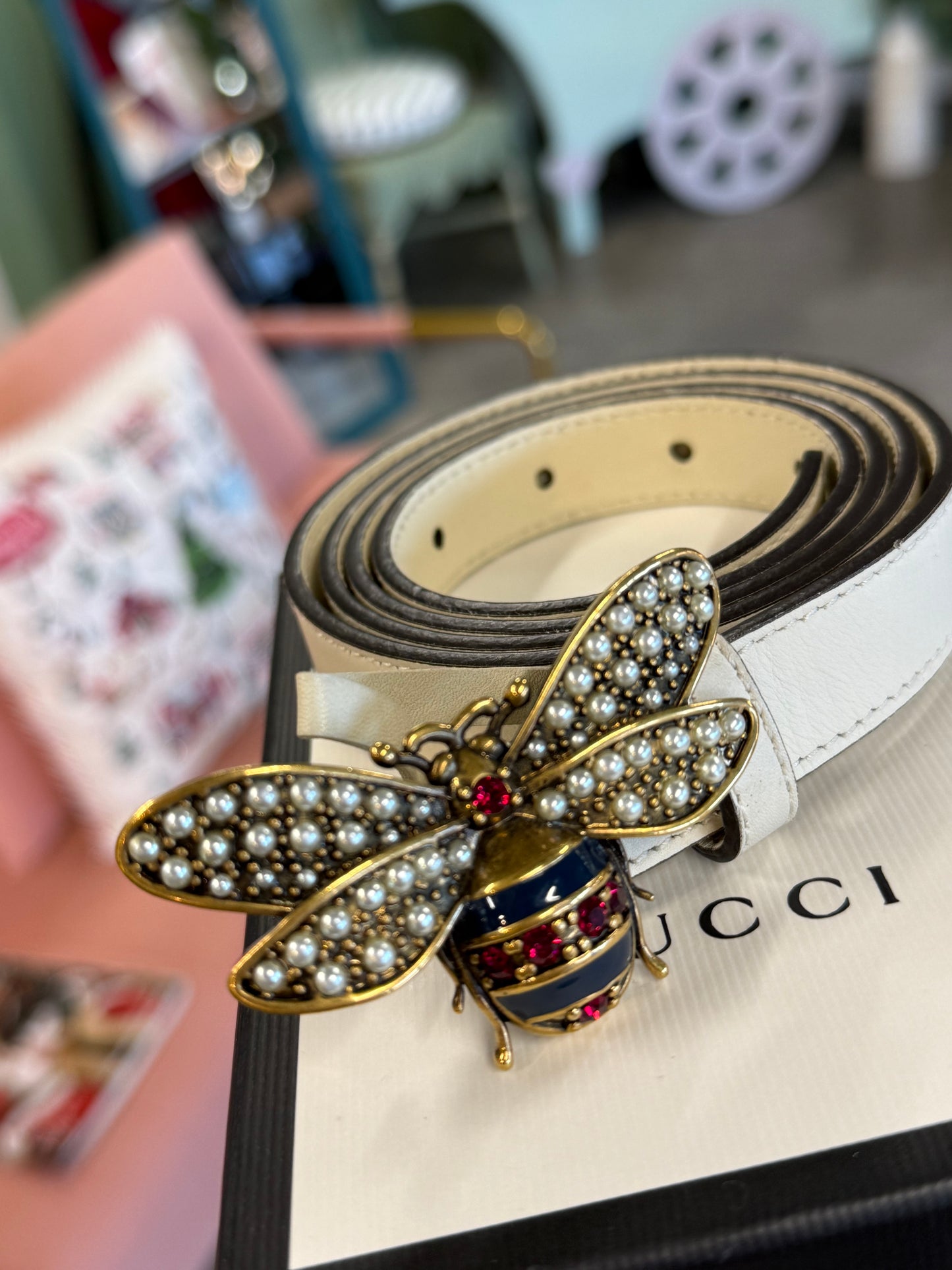 Gucci Embellished Bee Belt – White Leather | UK Size 10 | Boxed
