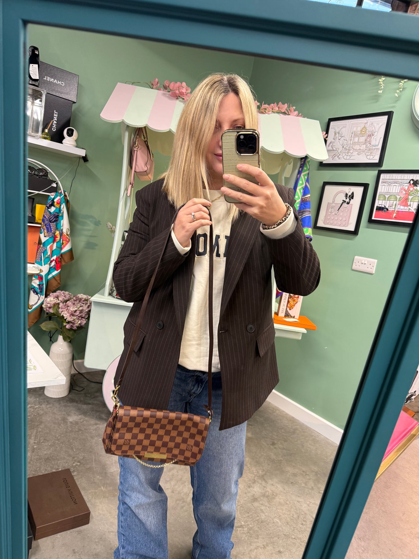 Louis Vuitton Favourite – Damier Ebene